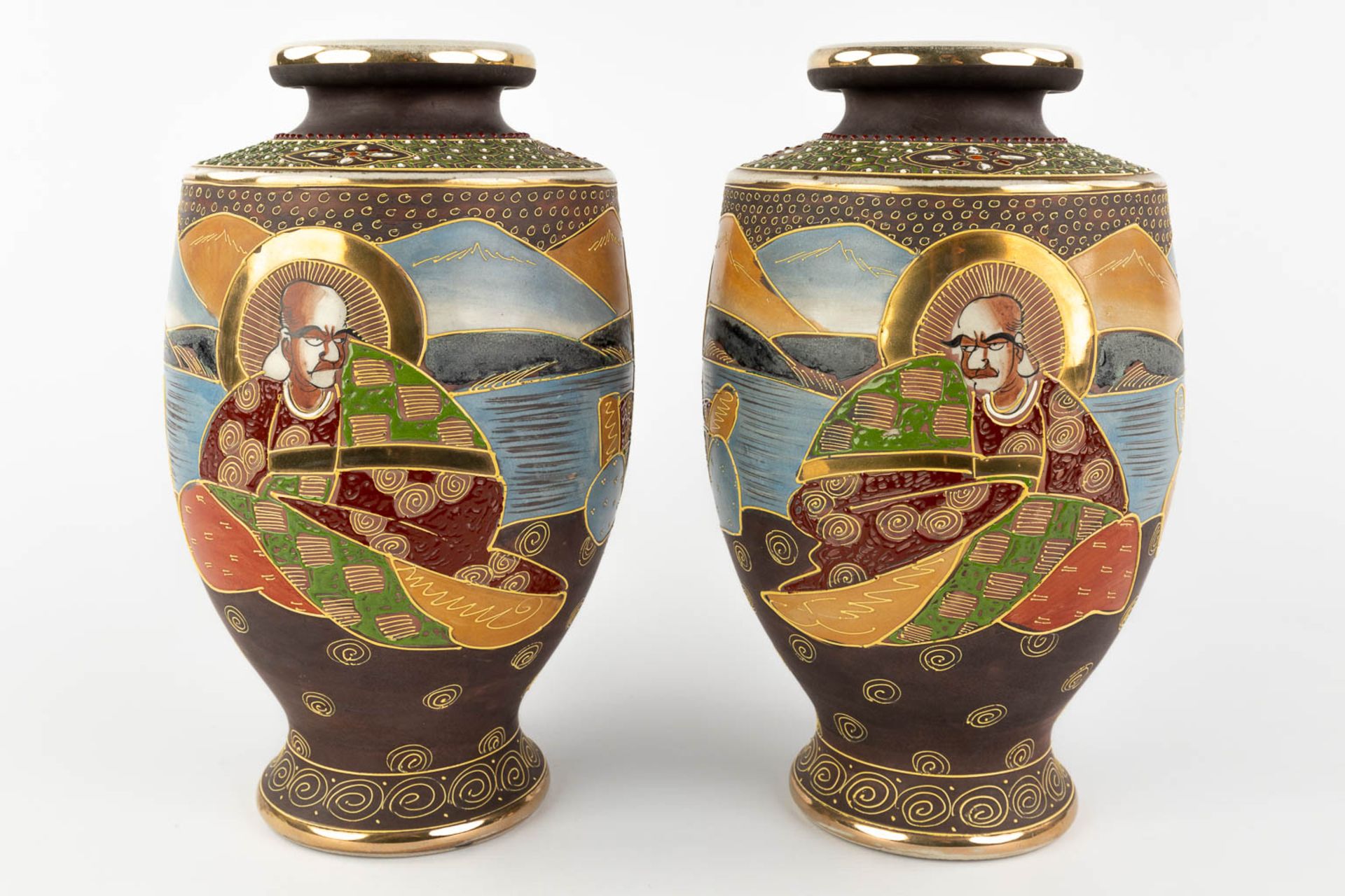 A pair of vases, a vase and jar with lid, Satsuma faience, Japan. 20th C. (H:31 x D:19 cm) - Image 4 of 19