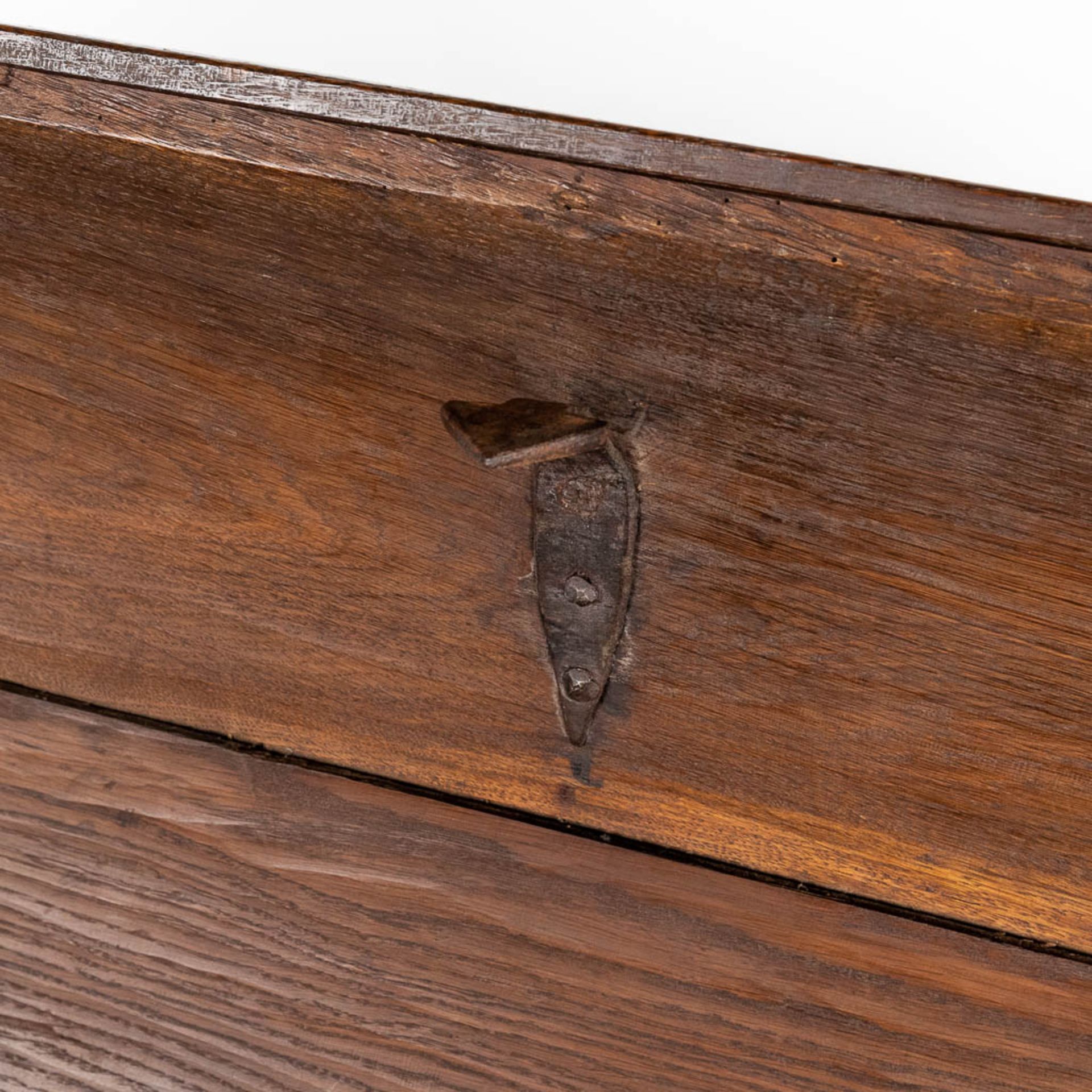 An antique chest, oak finished with wrought iron. 18th C. (L:58 x W:135 x H:58 cm) - Bild 16 aus 17