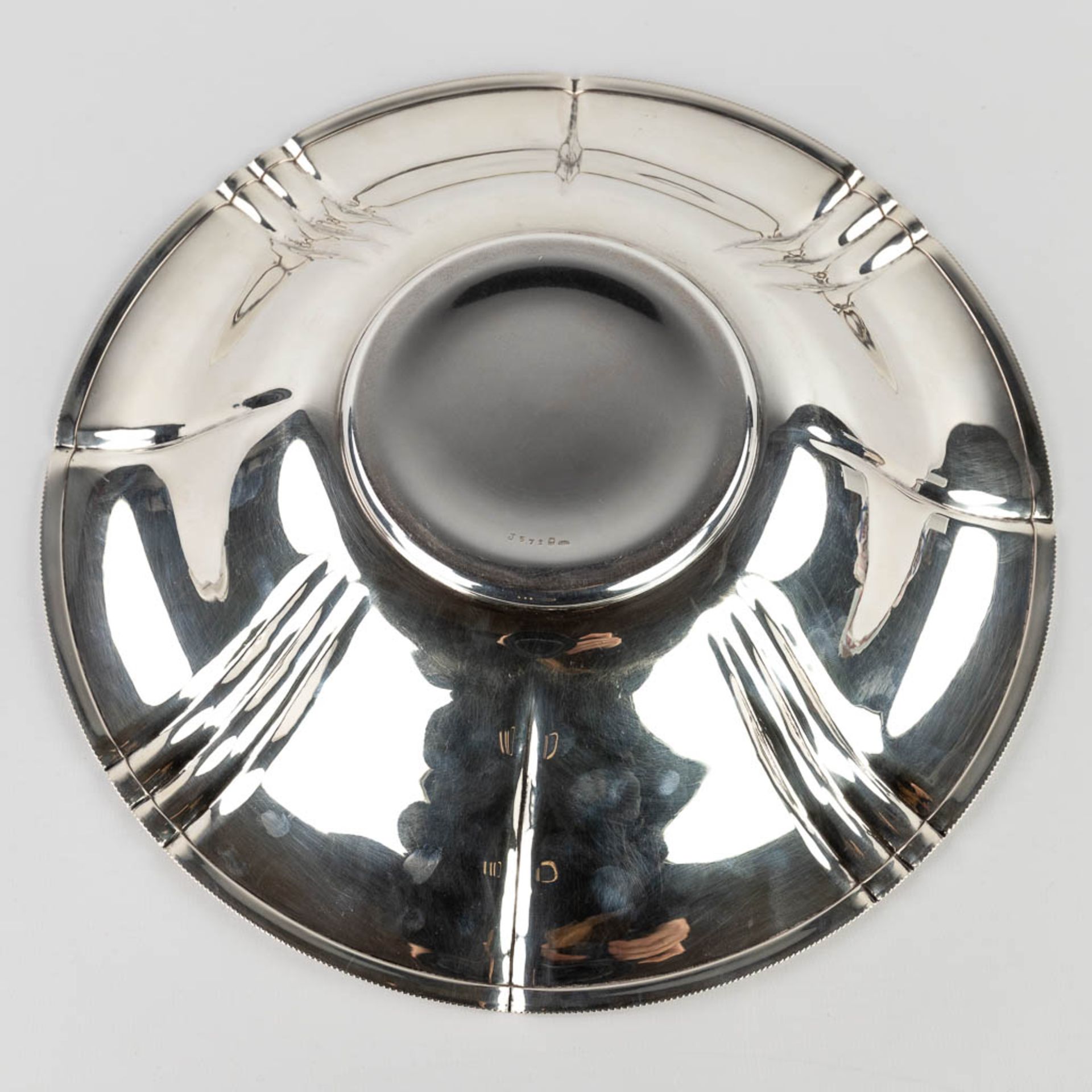 Wolfers Frères, a bowl on a table mirror, silver. Marked 835. Art Deco. (H:9,5 x D:40 cm) - Bild 10 aus 14