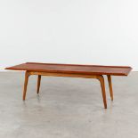 Aksel BENDER-MADSEN (1916-2000) for Bovenkamp, a teak coffee table. (L:51 x W:150 x H:43 cm)