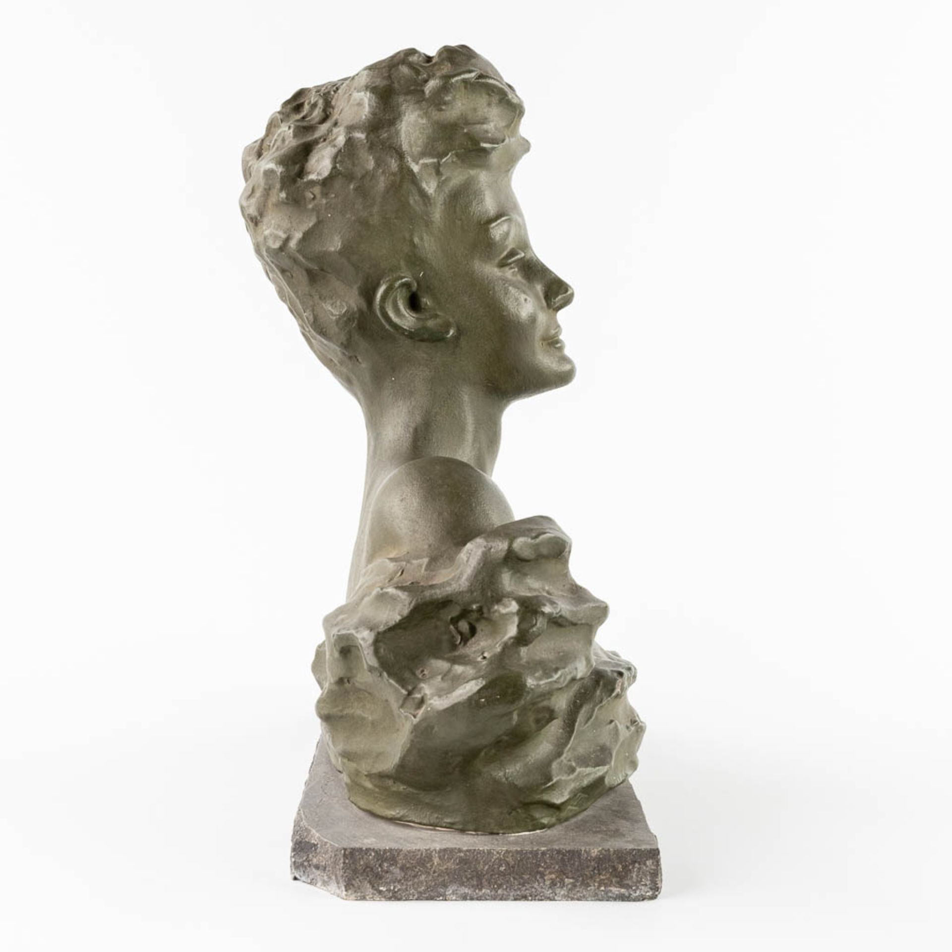 Ernest PATRIS (1909-1981) 'Buste van een dame' patinated plaster. (L:22 x W:45 x H:43 cm) - Bild 4 aus 10