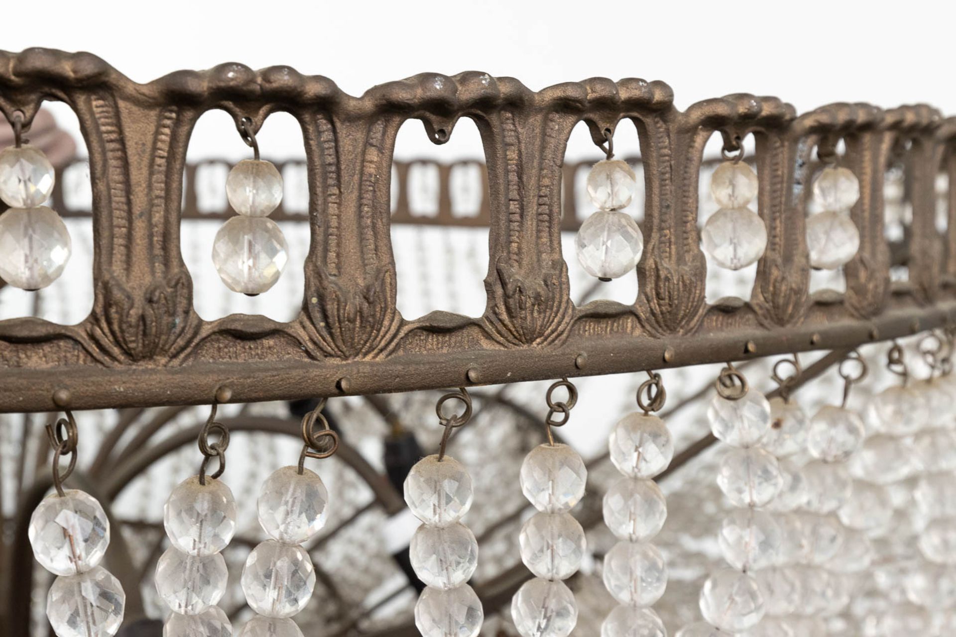 A large chandelier 'Sac A Perles' made of brass and glass. (H:40 x D:91 cm) - Bild 5 aus 12