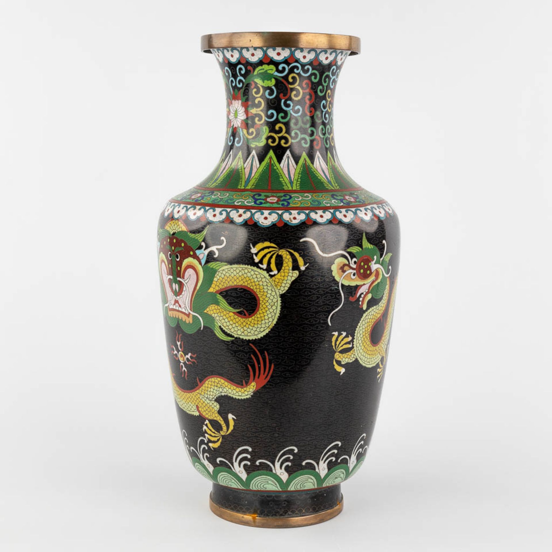 A vase with dragon decor, Cloisonné enamel. 20th C. (H:49 x D:23 cm) - Image 7 of 13