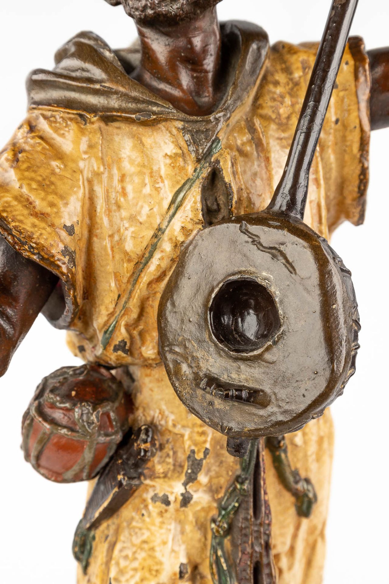 A large figurine of an Arab Bedouin, playing a musical instrument, patinated spelter. 19th C. (L:17, - Bild 13 aus 17