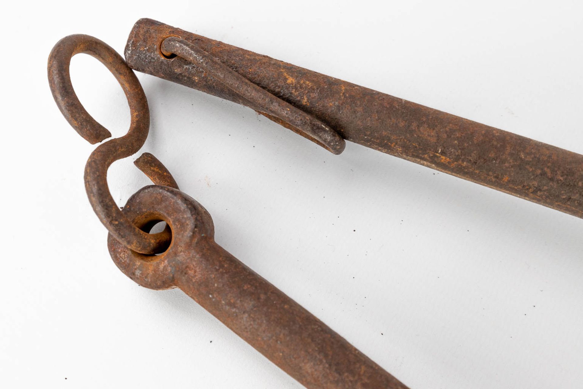 Two 'Sacred Bread' baking forms, bronze and metal, 19th C. (H:81 cm) - Image 4 of 14