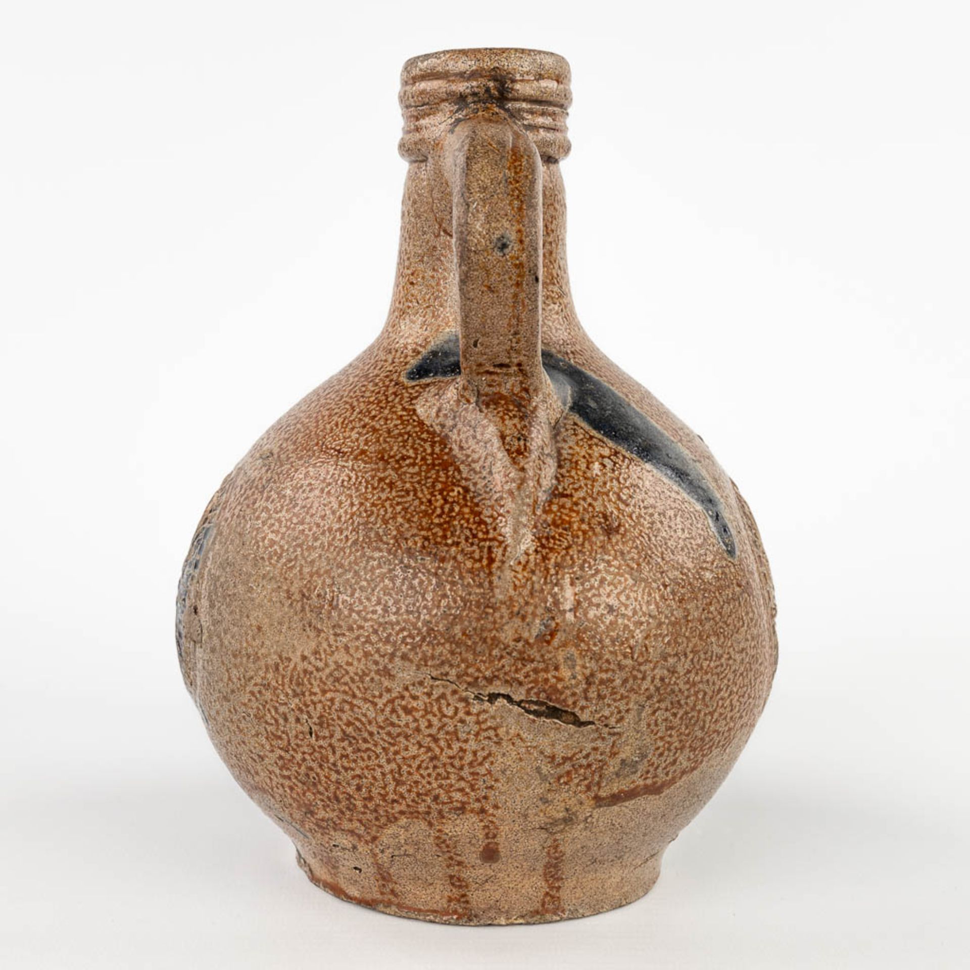 An antique Bartmann jug with 3 cartouches, 17th C. (H:20 x D:14,5 cm) - Image 6 of 14