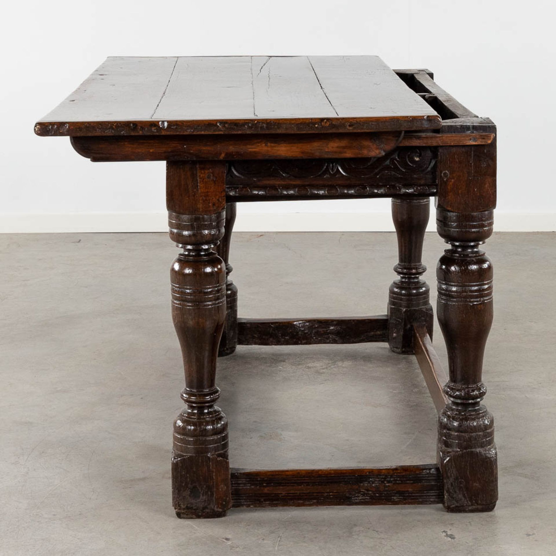 An antique payment table/side table. Oak, 18th C. (L:72 x W:142 x H:76 cm) - Bild 10 aus 16