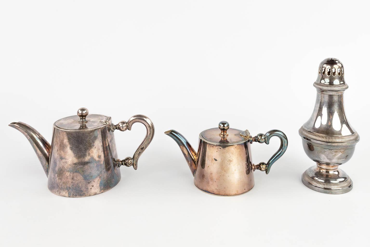 A set of table accessories and utensils, silver-plated metal. (H:8 x D:22 cm) - Image 12 of 23