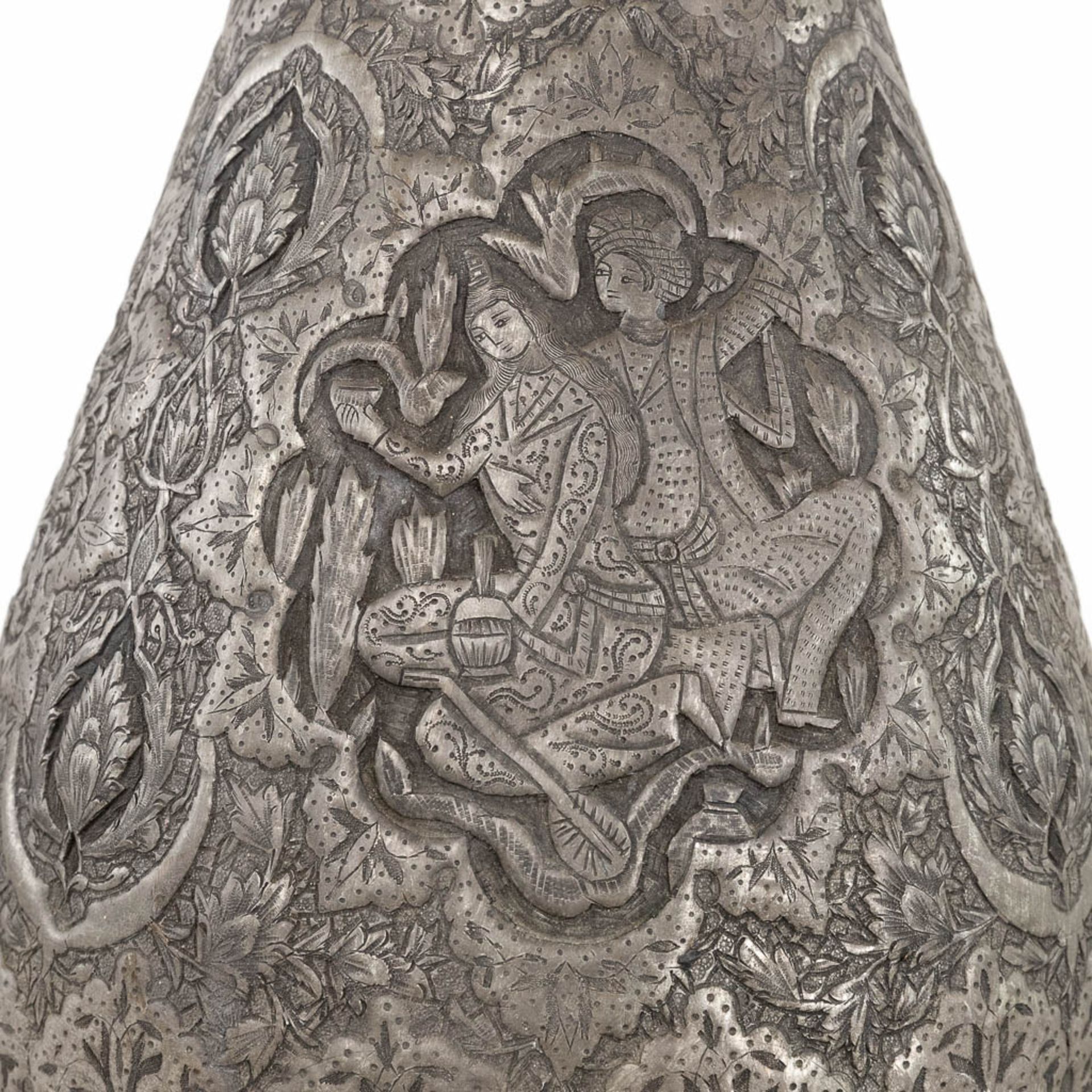 A large decorative vase, India. 19th C. (H:128 x D:32 cm) - Image 11 of 14