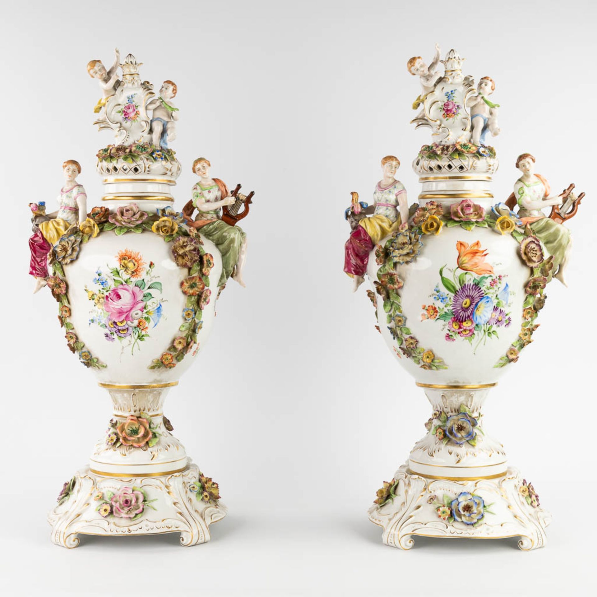 Von Schierholz, Plaue, a pair of large porcelain vases on stands. 20th C. (L:25 x W:35 x H:76 cm)