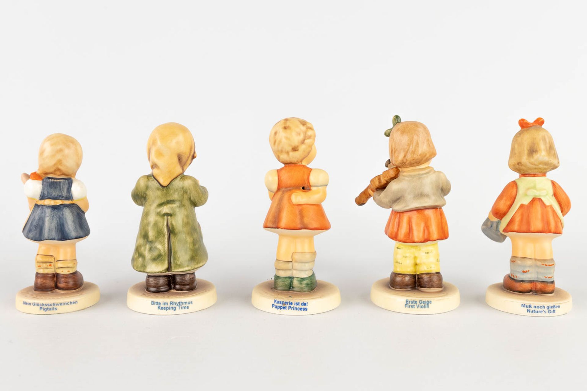 Hummel, a set of 13 small figurines. (H:12,5 cm) - Image 10 of 19