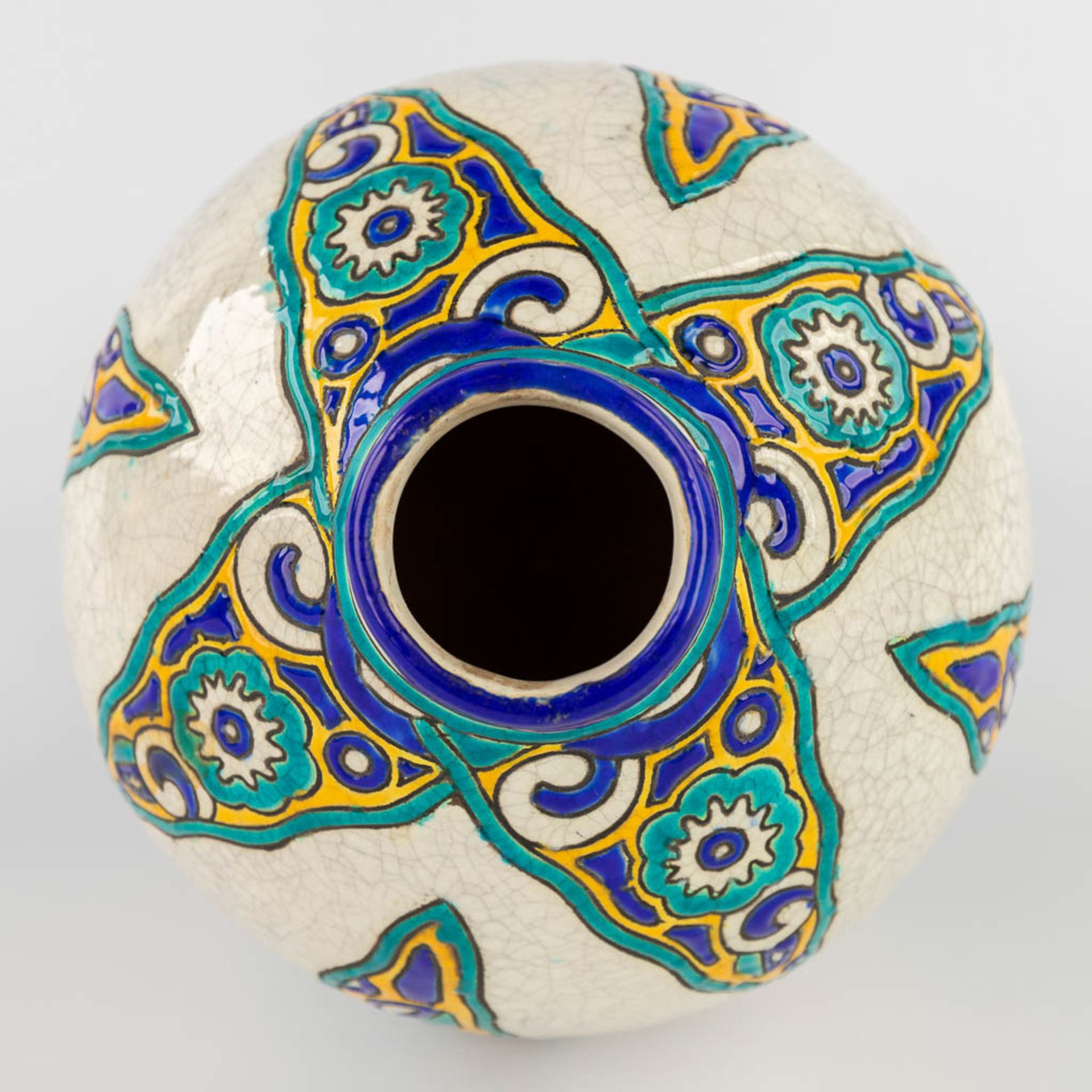 Boch Keramis, a faience vase, art deco. (H:18 x D:17 cm) - Image 10 of 12