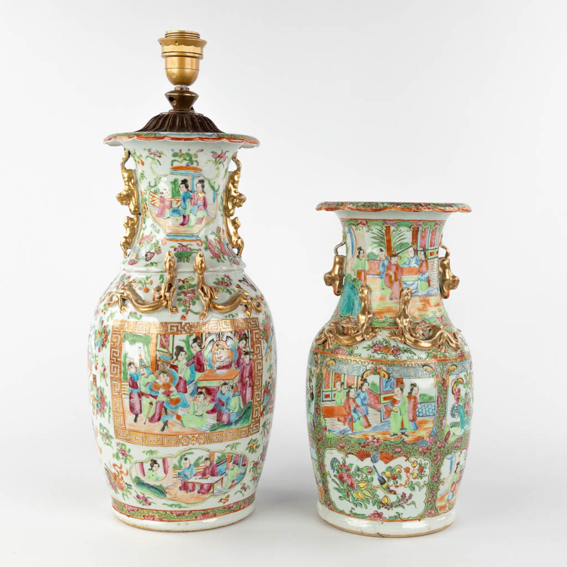 Two Chinese Canton vases. 19th/20th C. (H:44 cm)