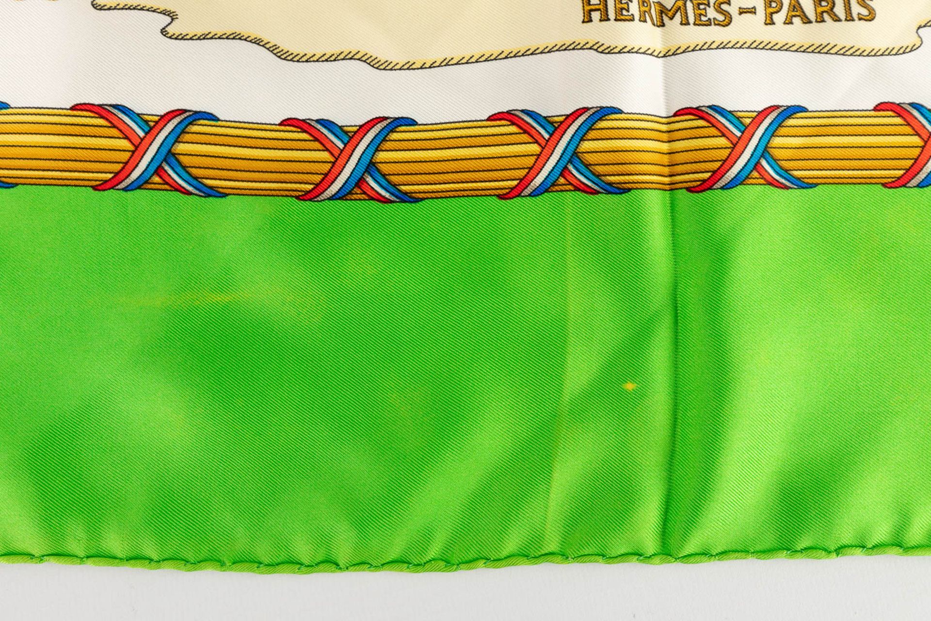 Hermès Paris, a silk scarf: 'Liberté Egalité Fraternité' (W:90 x H:90 cm) - Image 11 of 12