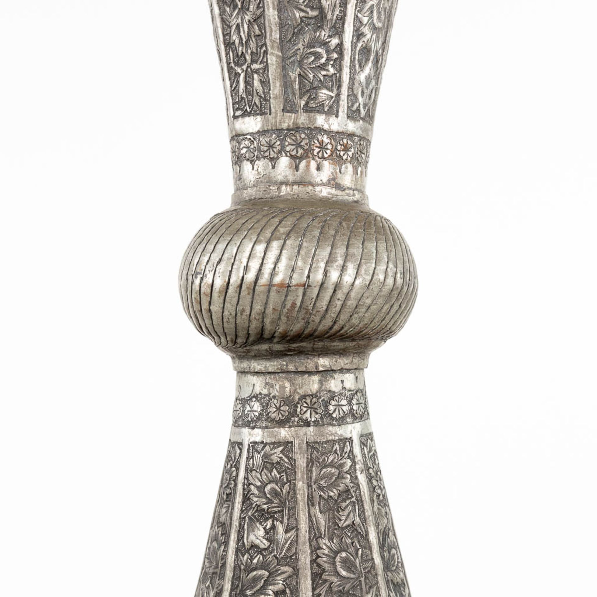 A large decorative vase, India. 19th C. (H:128 x D:32 cm) - Image 8 of 14