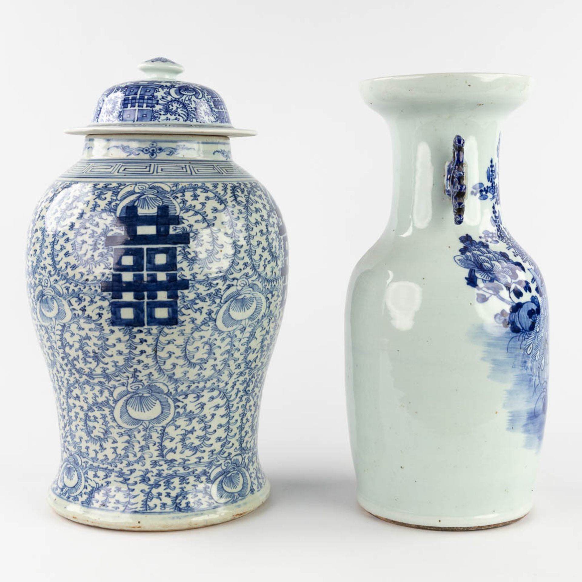 Two Chinese vases, of which one with a lid. Blue-white decor. 19th/20th C. (H:45 x D:25 cm) - Image 4 of 13