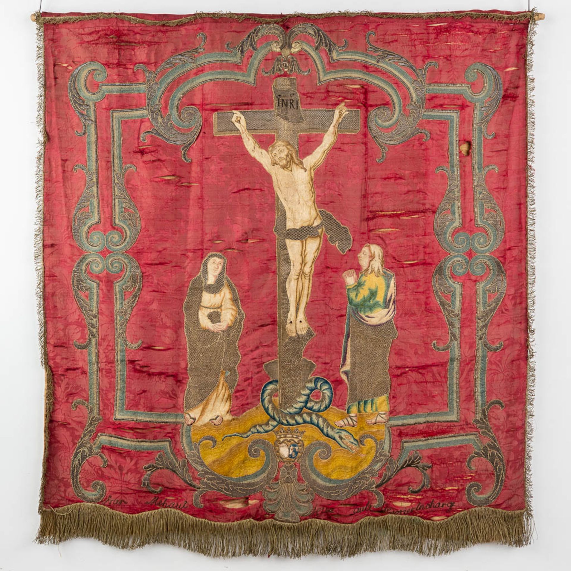 A set of antique and matching banners, finished with embroideries. 18th C. (W:143 x H:145 cm) - Bild 3 aus 25