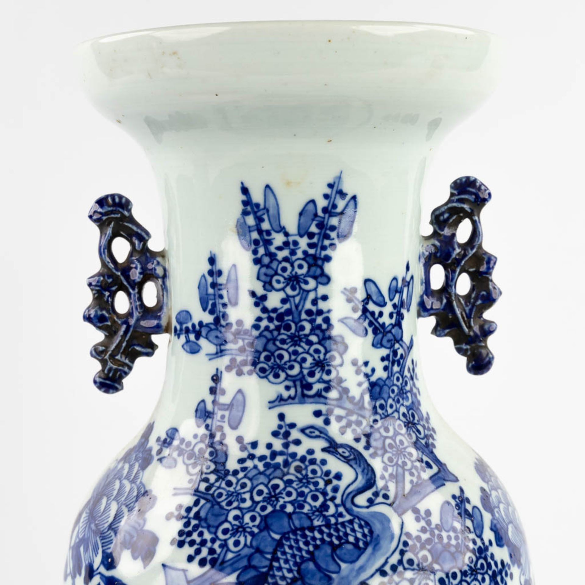 Two Chinese vases, of which one with a lid. Blue-white decor. 19th/20th C. (H:45 x D:25 cm) - Image 11 of 13