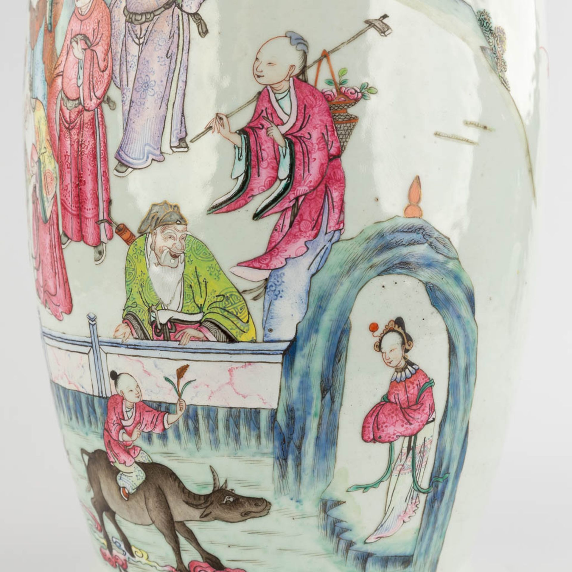 A Chinese Famille Rose vase, decorated with Wise men and items of good fortune. 19th C. (H:60 x D:25 - Image 17 of 18