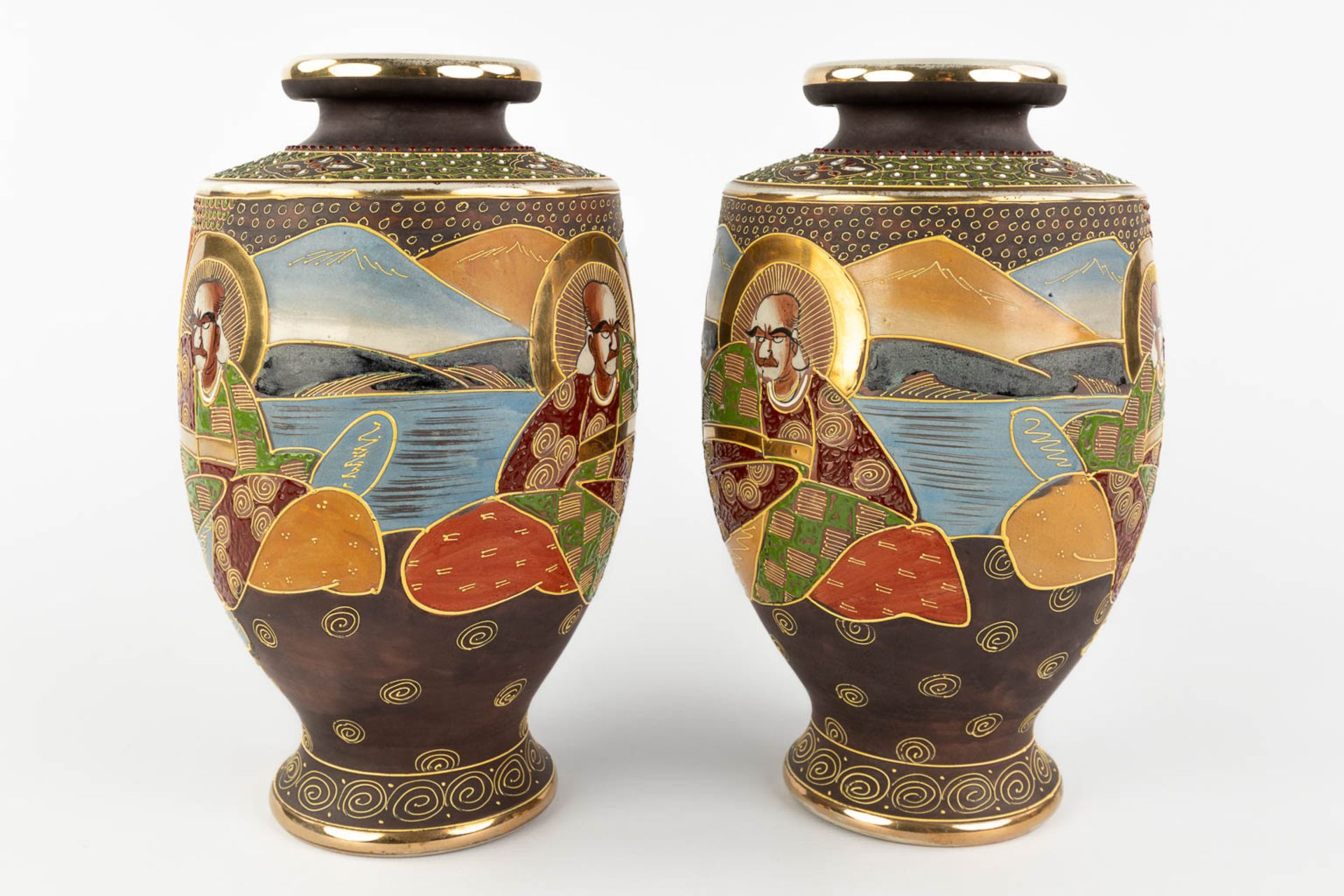 A pair of vases, a vase and jar with lid, Satsuma faience, Japan. 20th C. (H:31 x D:19 cm) - Image 9 of 19
