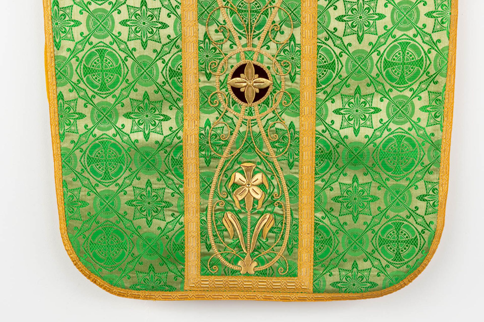 A set of 6 Roman Chasubles, maniple, Stola and Chalice veils - Image 30 of 37