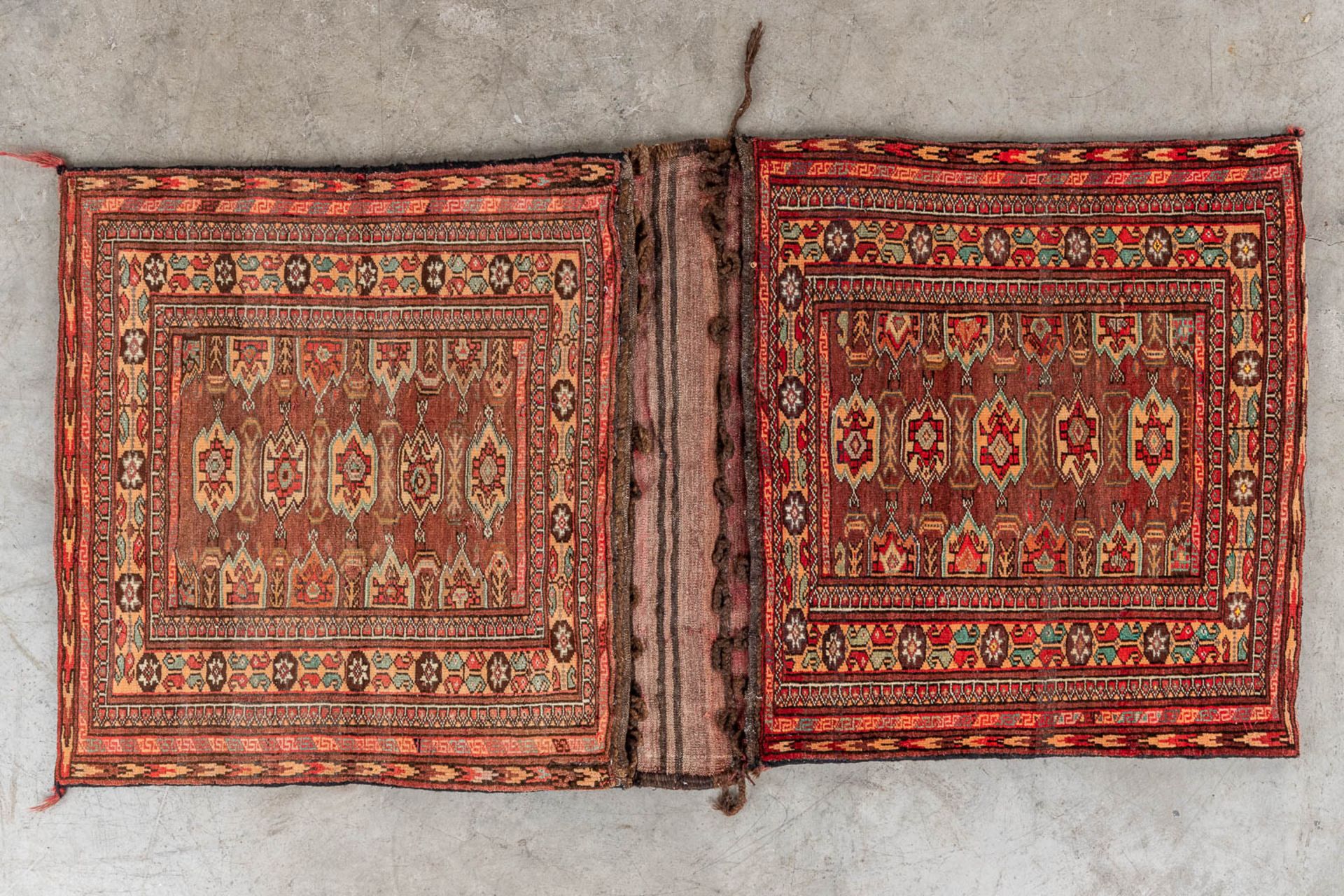 A carrying saddle bag for camels, hand-made. (L:74 x W:149 cm) - Image 3 of 10