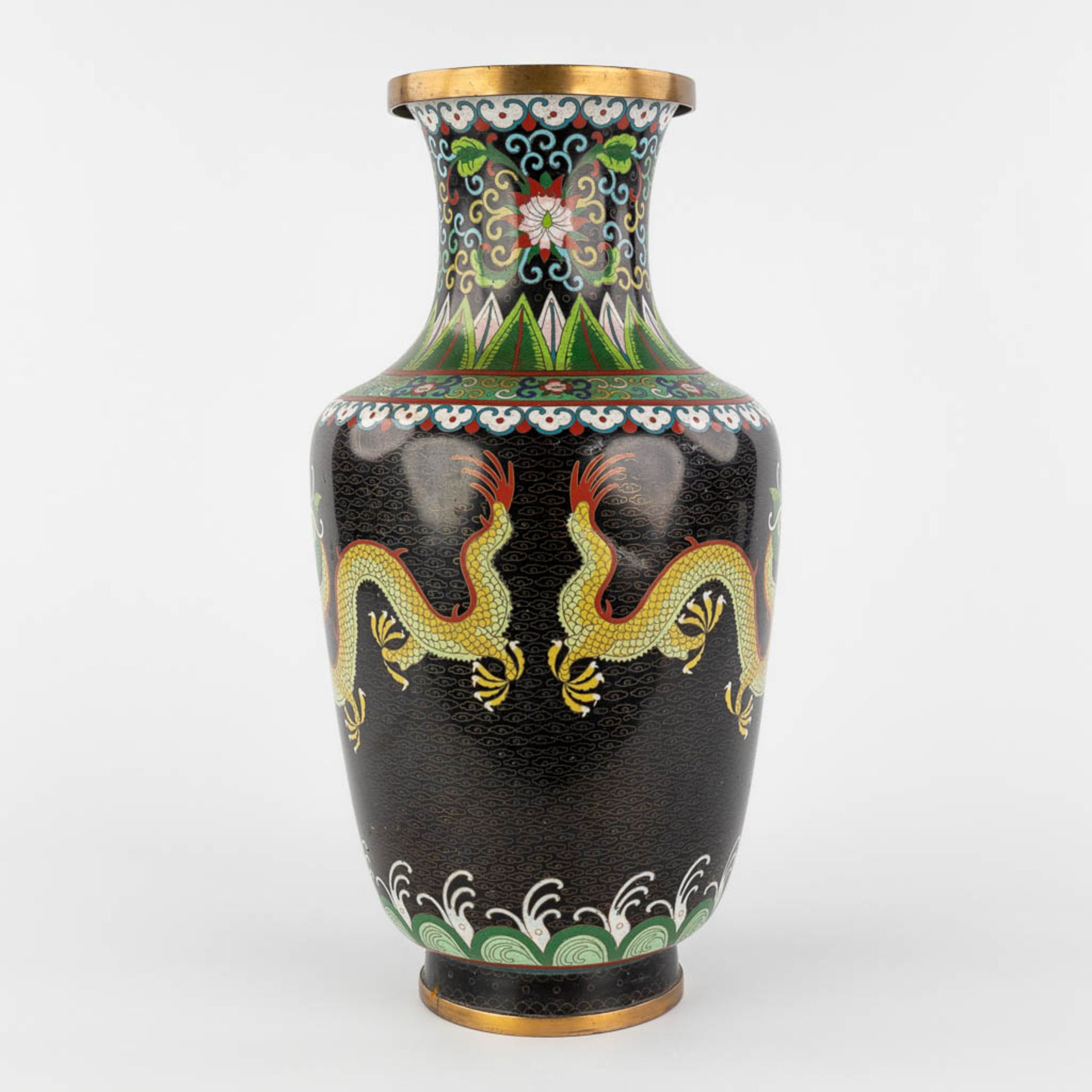 A vase with dragon decor, Cloisonné enamel. 20th C. (H:49 x D:23 cm) - Bild 5 aus 13