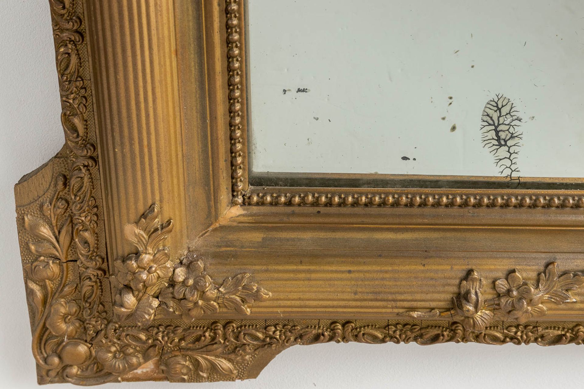 A mirror, decorated with stucco in Louis XVI style. (W:85 x H:125 cm) - Bild 6 aus 11