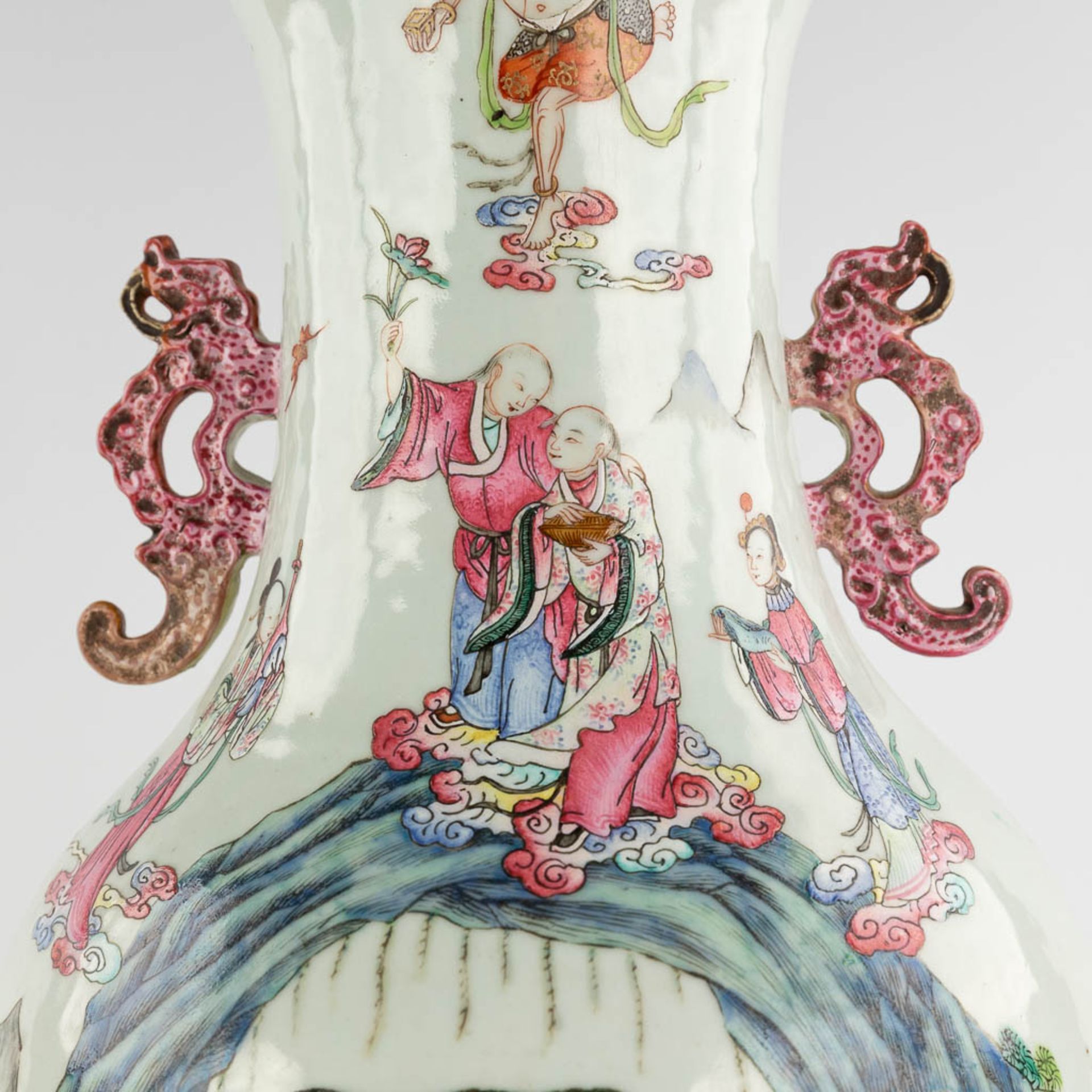 A Chinese Famille Rose vase, decorated with Wise men and items of good fortune. 19th C. (H:60 x D:25 - Image 11 of 18