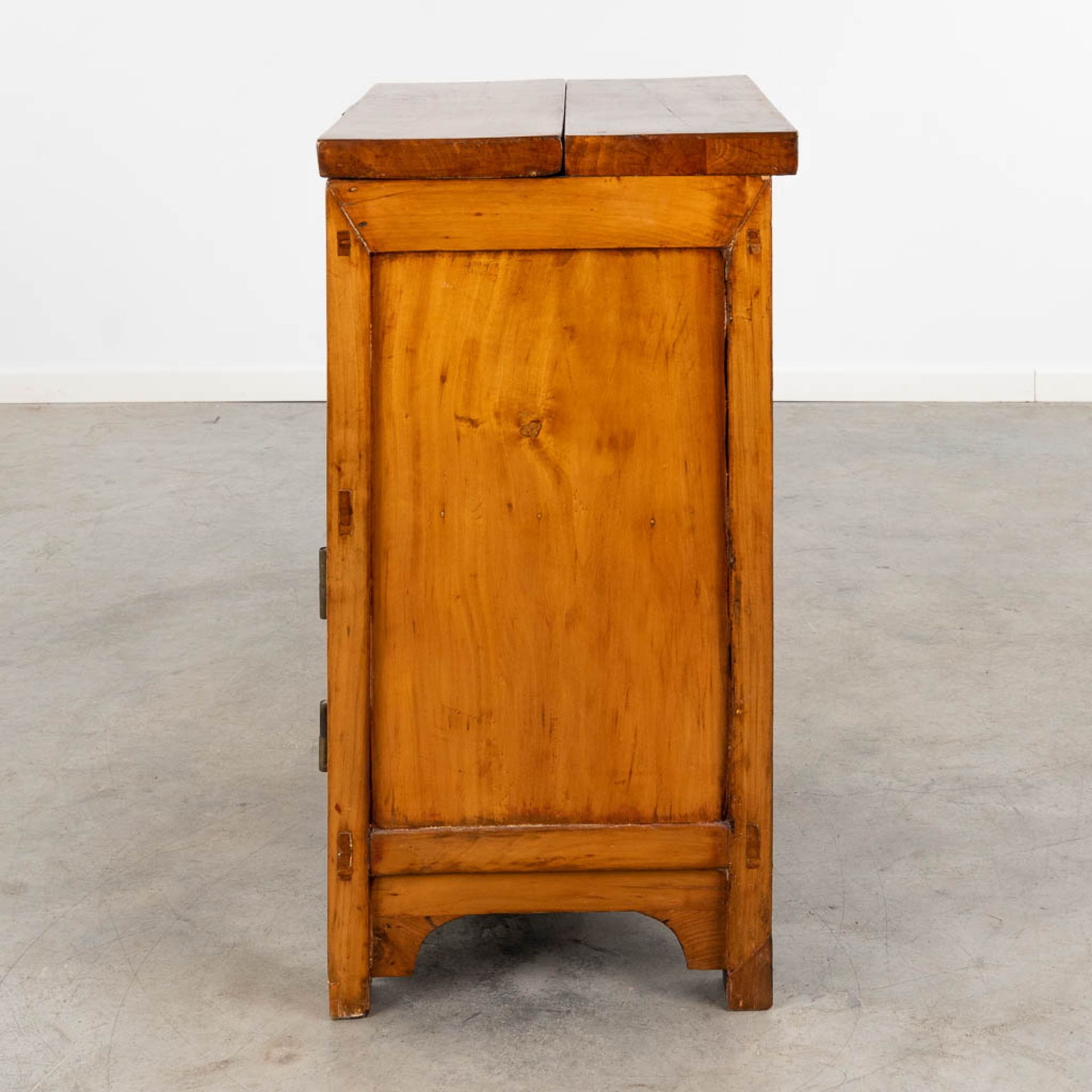 A small Chinese cabinet, hardwood with brass hardware. (L:47 x W:62 x H:88 cm) - Image 7 of 16