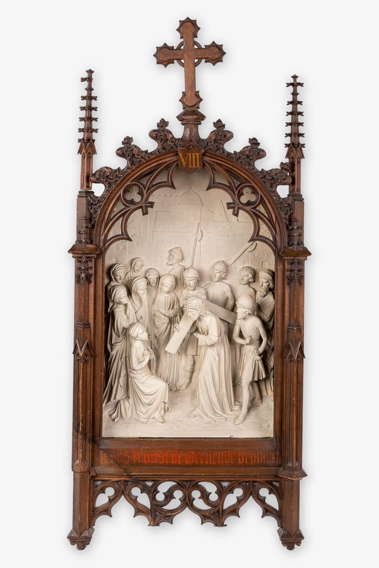 An extensive 14-piece 'Stations Of The Cross', plaster with gothic revival, wood-sculptured frames. - Bild 17 aus 30