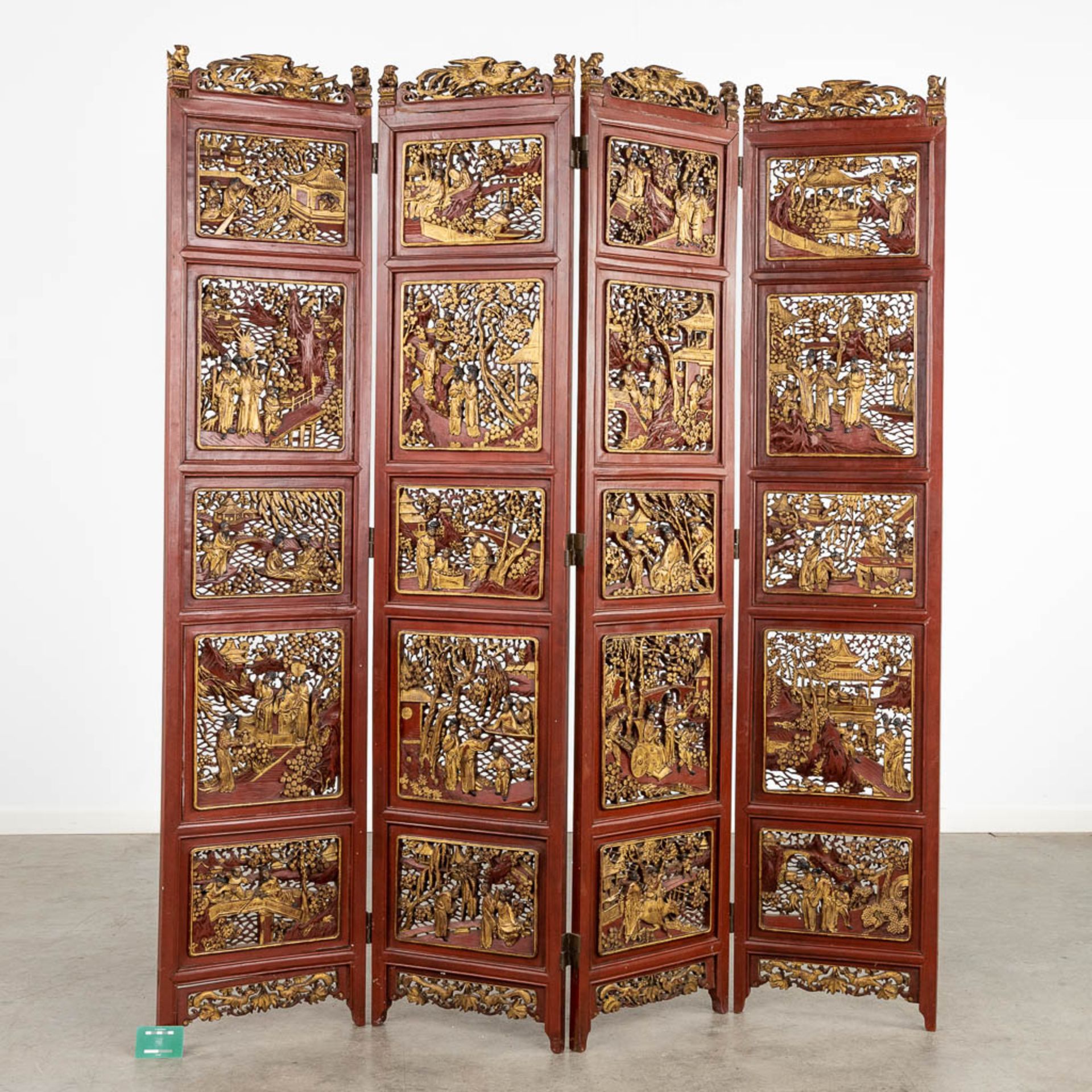 A 4-piece Chinese room divider, sculptured hardwood panels, circa 1900. (W:162 x H:185 cm) - Image 2 of 12