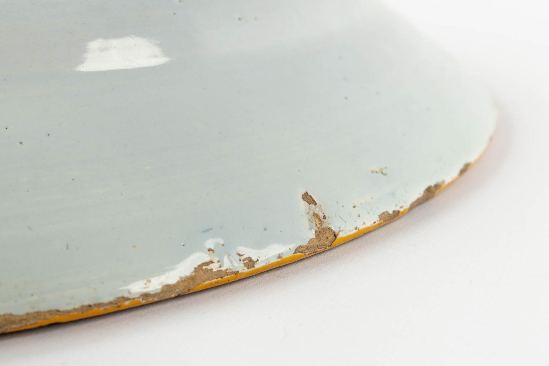 Delftse Faience, a pair of plates. 18th C. (H: 6 x D:35 cm) - Image 14 of 14