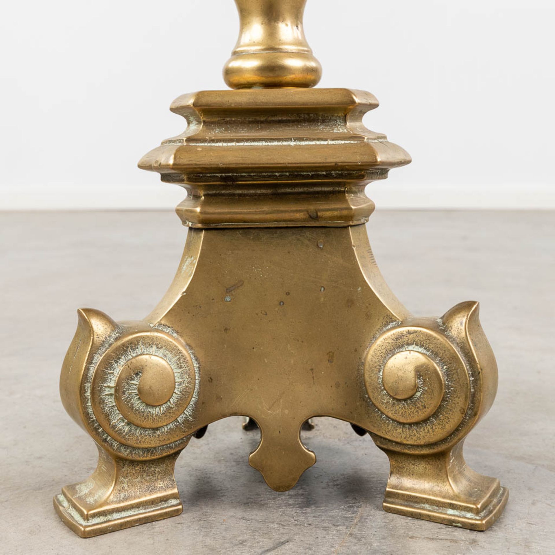 A large Church candlestick/candle holder, bronze. 20th C. (H:120 x D:21 cm) - Image 9 of 10