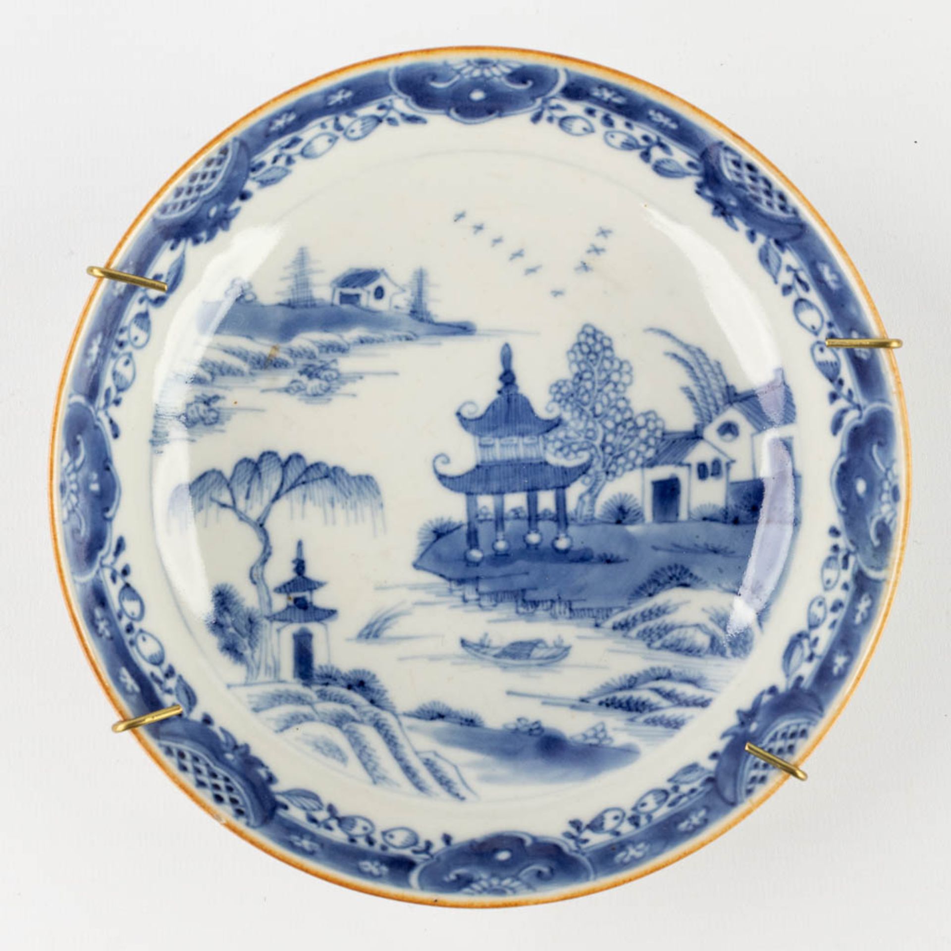 Two Chinese plates with blue-white landscape decor. 19th/20th C. (H:4 x D:16 cm) - Image 3 of 9