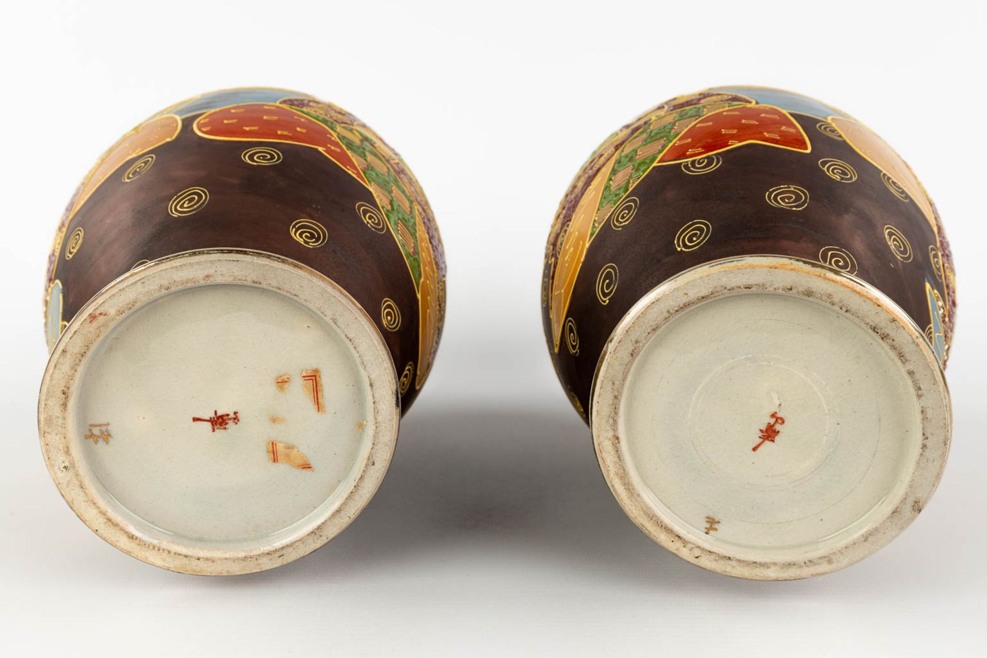 A pair of vases, a vase and jar with lid, Satsuma faience, Japan. 20th C. (H:31 x D:19 cm) - Image 10 of 19