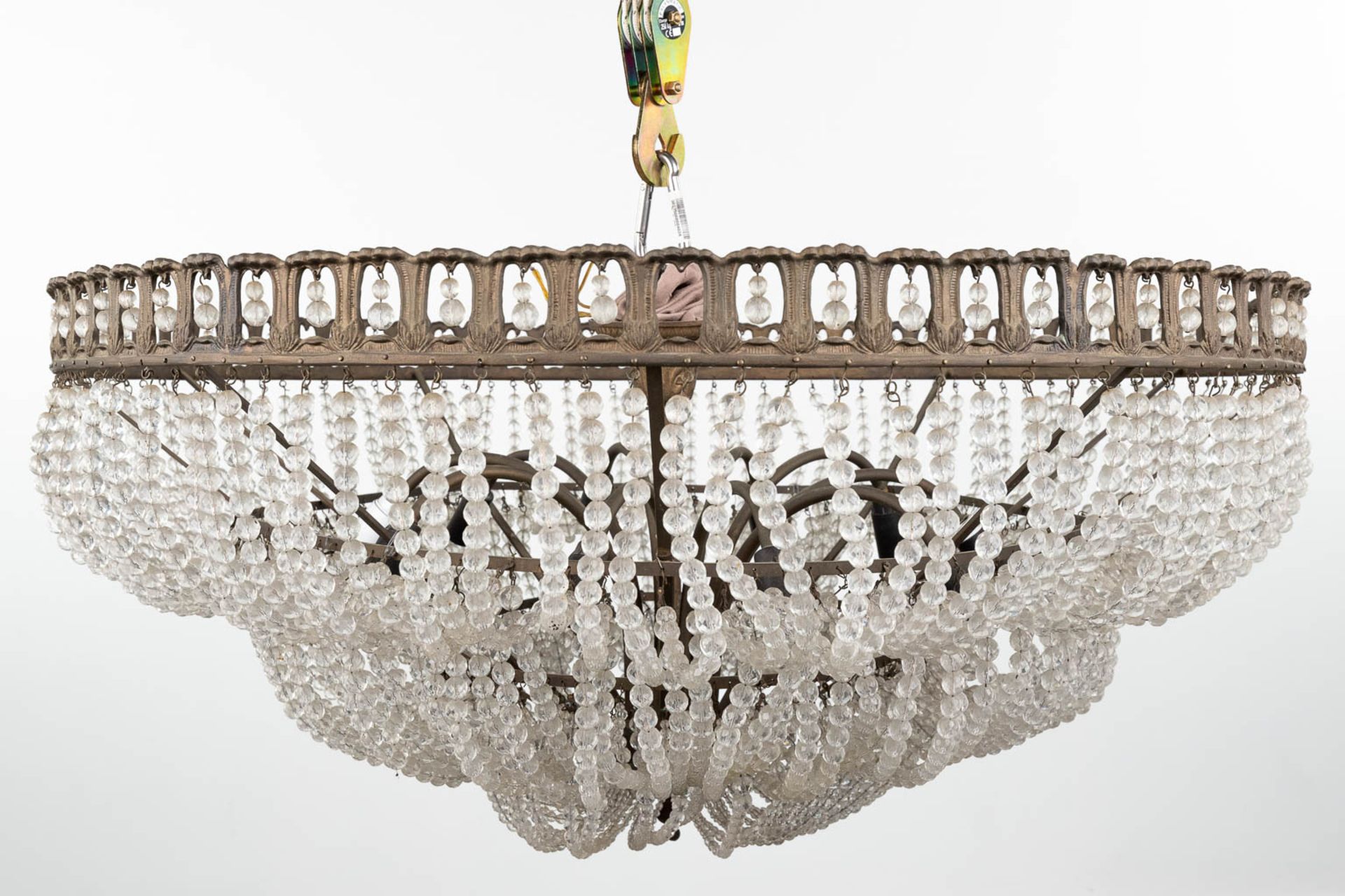 A large chandelier 'Sac A Perles' made of brass and glass. (H:40 x D:91 cm) - Bild 3 aus 12