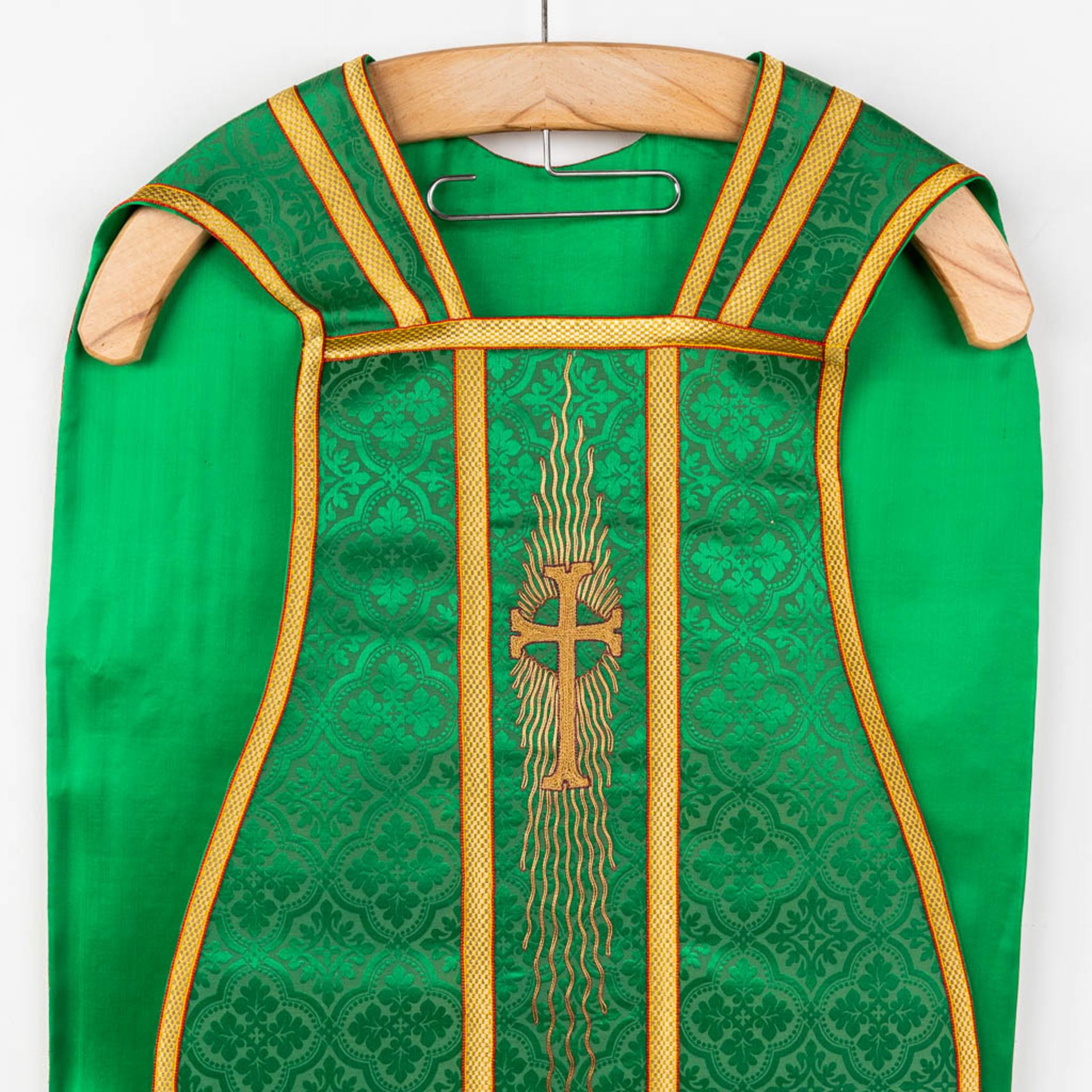 A set of 6 Roman Chasubles, maniple, Stola and Chalice veils - Image 27 of 37