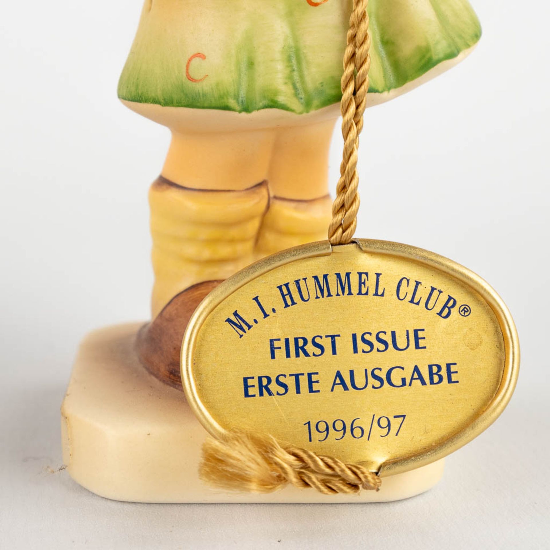 Hummel, a set of 13 small figurines. (H:12,5 cm) - Image 18 of 19