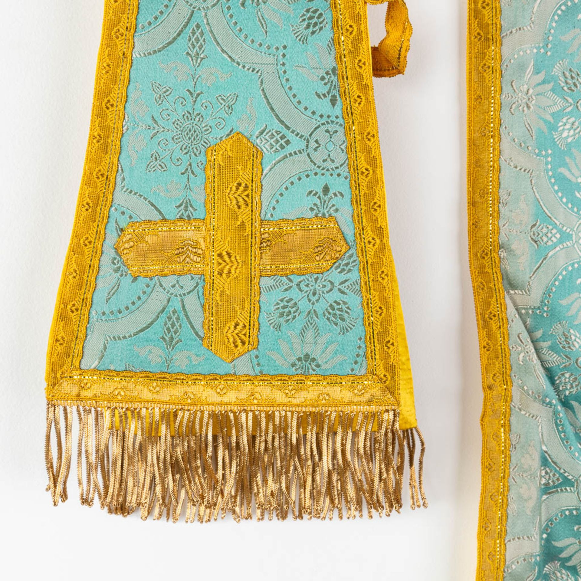A set of Liturgical robes, 2 Roman Chasubles, maniple and stola and Chalice Veil - Image 13 of 14