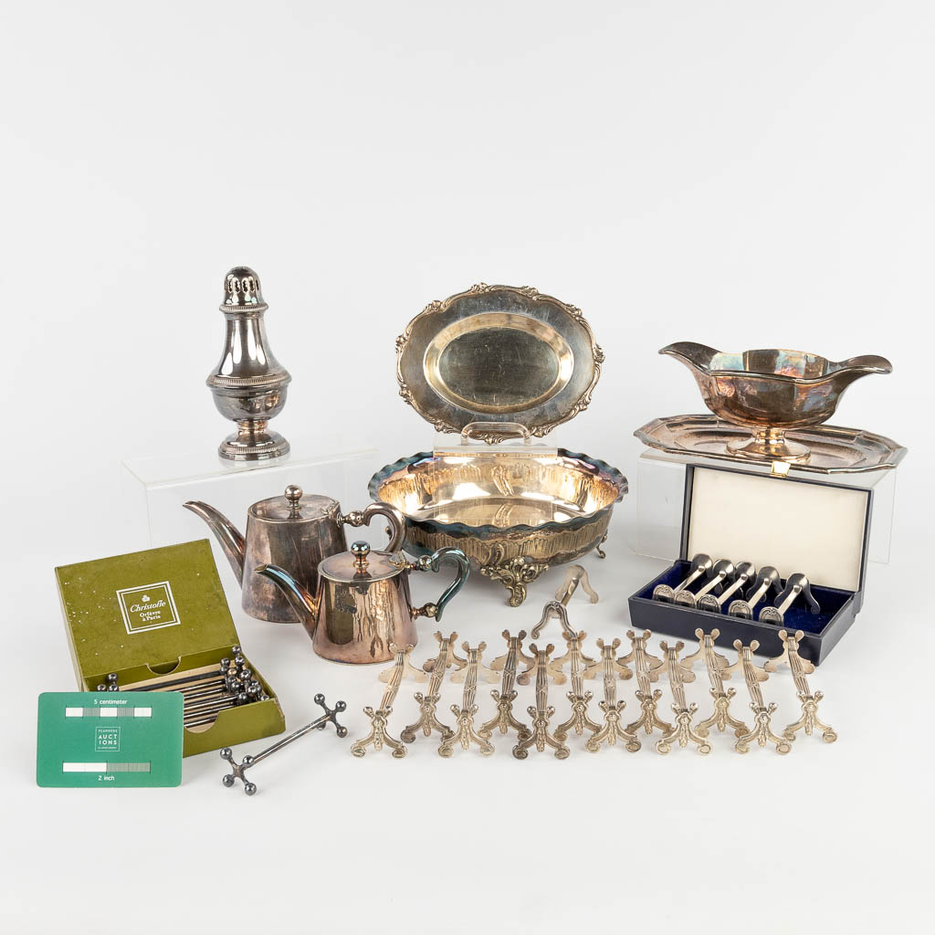 A set of table accessories and utensils, silver-plated metal. (H:8 x D:22 cm) - Image 2 of 23