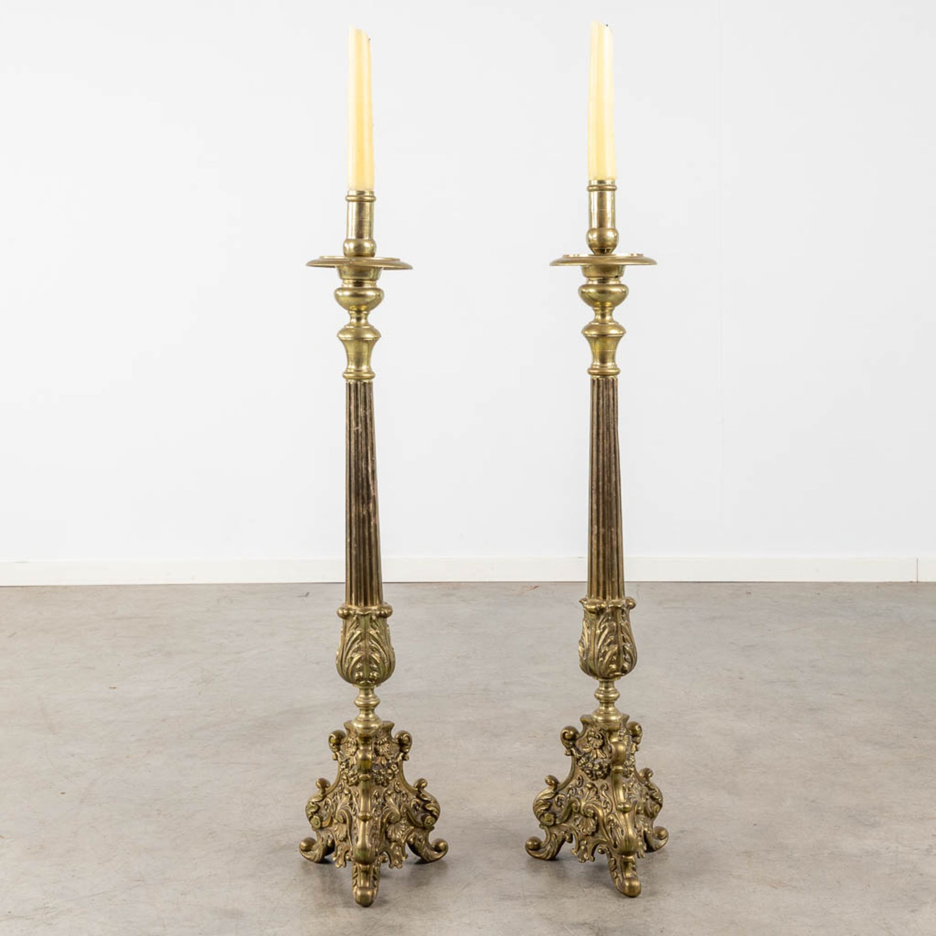 A pair of bronze church candlesticks/candle holders, Louis XV style. Circa 1900. (W:23 x H:105 cm) - Image 5 of 9