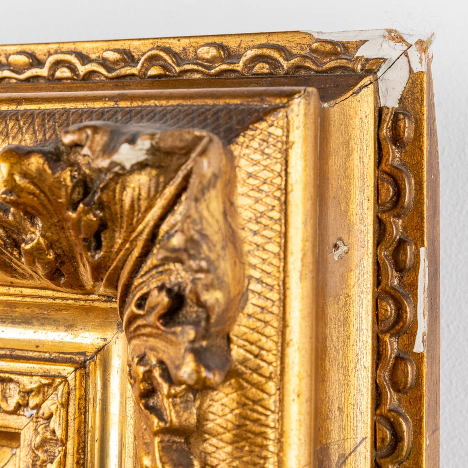 An antique wood-scultpured Corpus Christi, mounted in a gilt frame. (H:63 cm) - Image 10 of 12