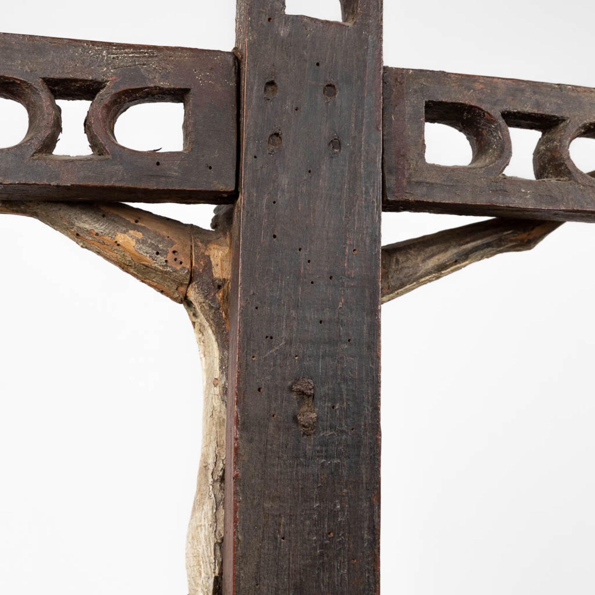 An antique wood-sculptured statue of Jesus on the cross, folk art. 18th C. (W:55 x H:112 cm) - Image 14 of 15