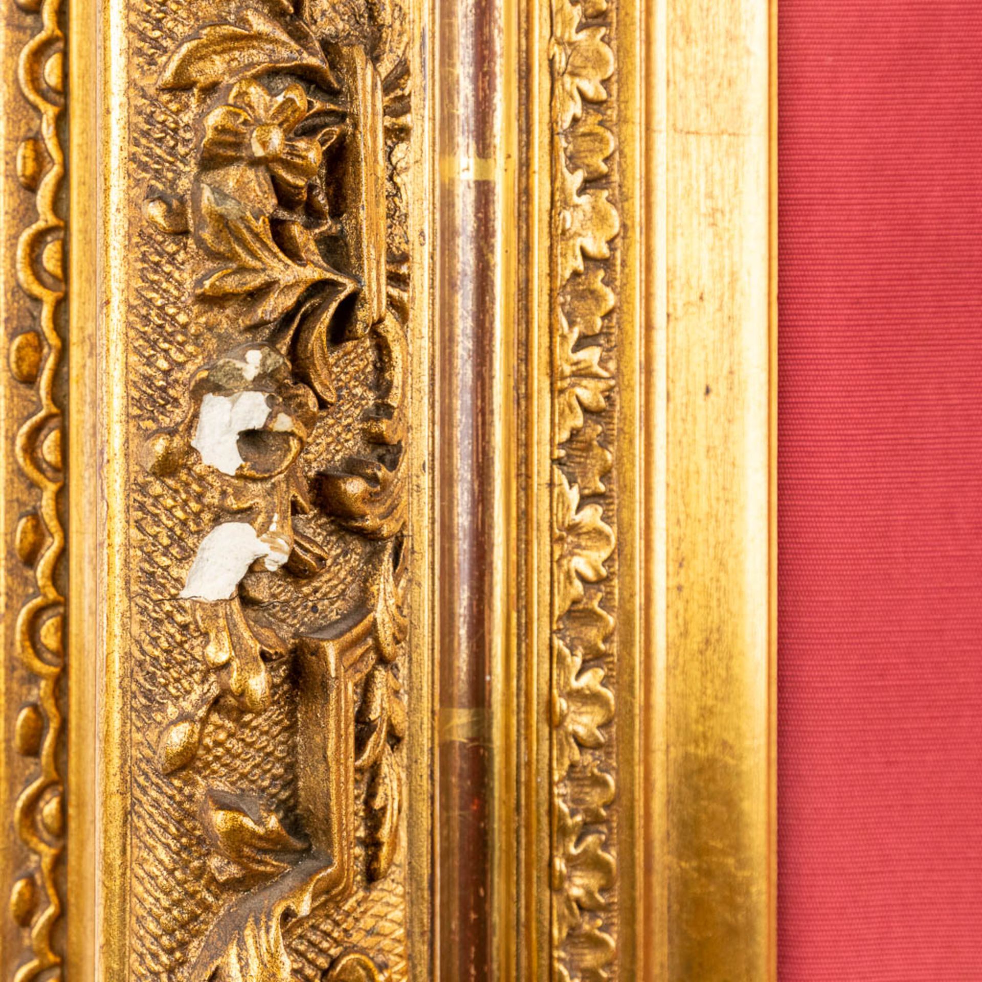 An antique wood-scultpured Corpus Christi, mounted in a gilt frame. (H:63 cm) - Image 7 of 12