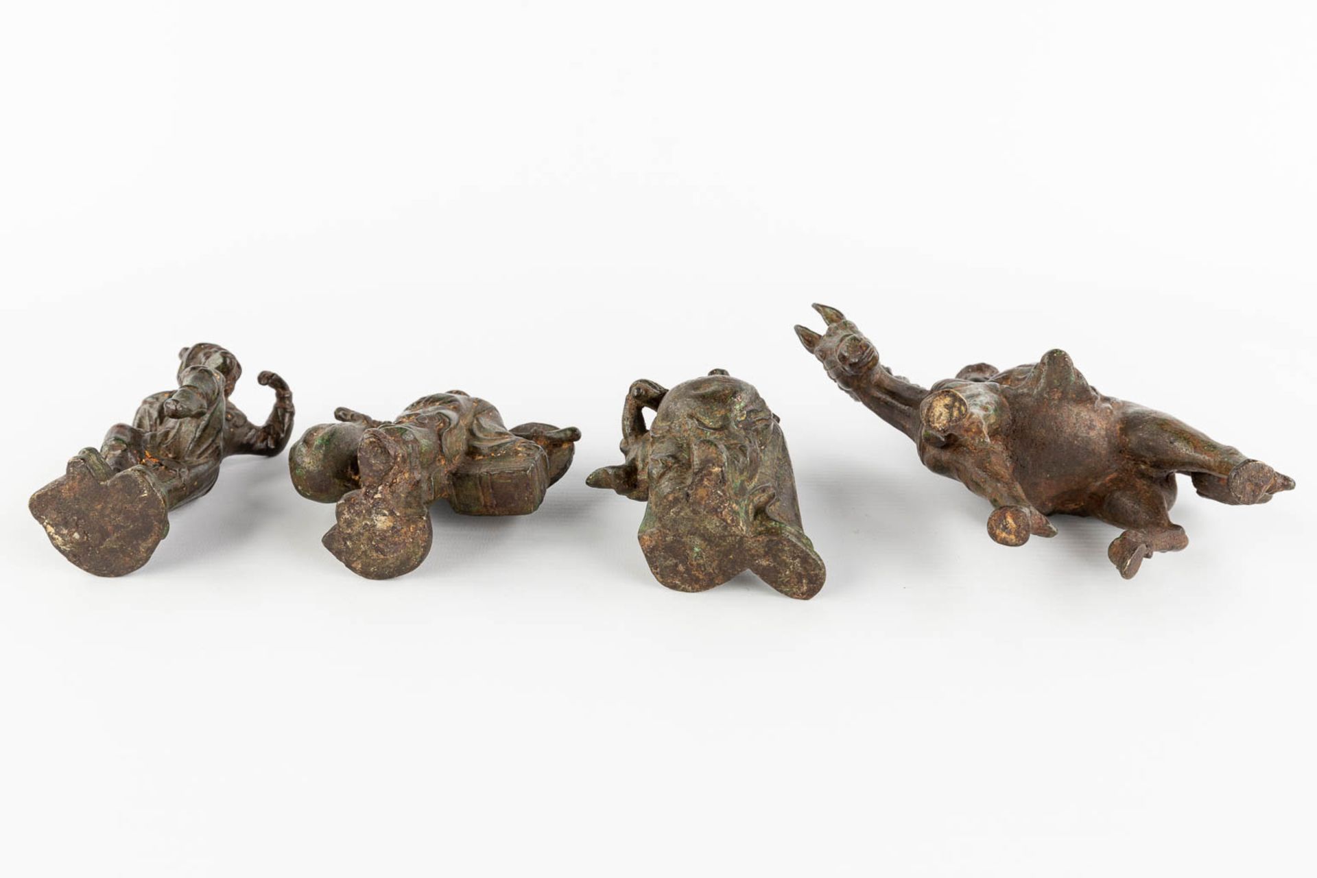 4 Chinese figurines, made of bronze. (L:7 x W:18 x H:18 cm) - Image 7 of 12