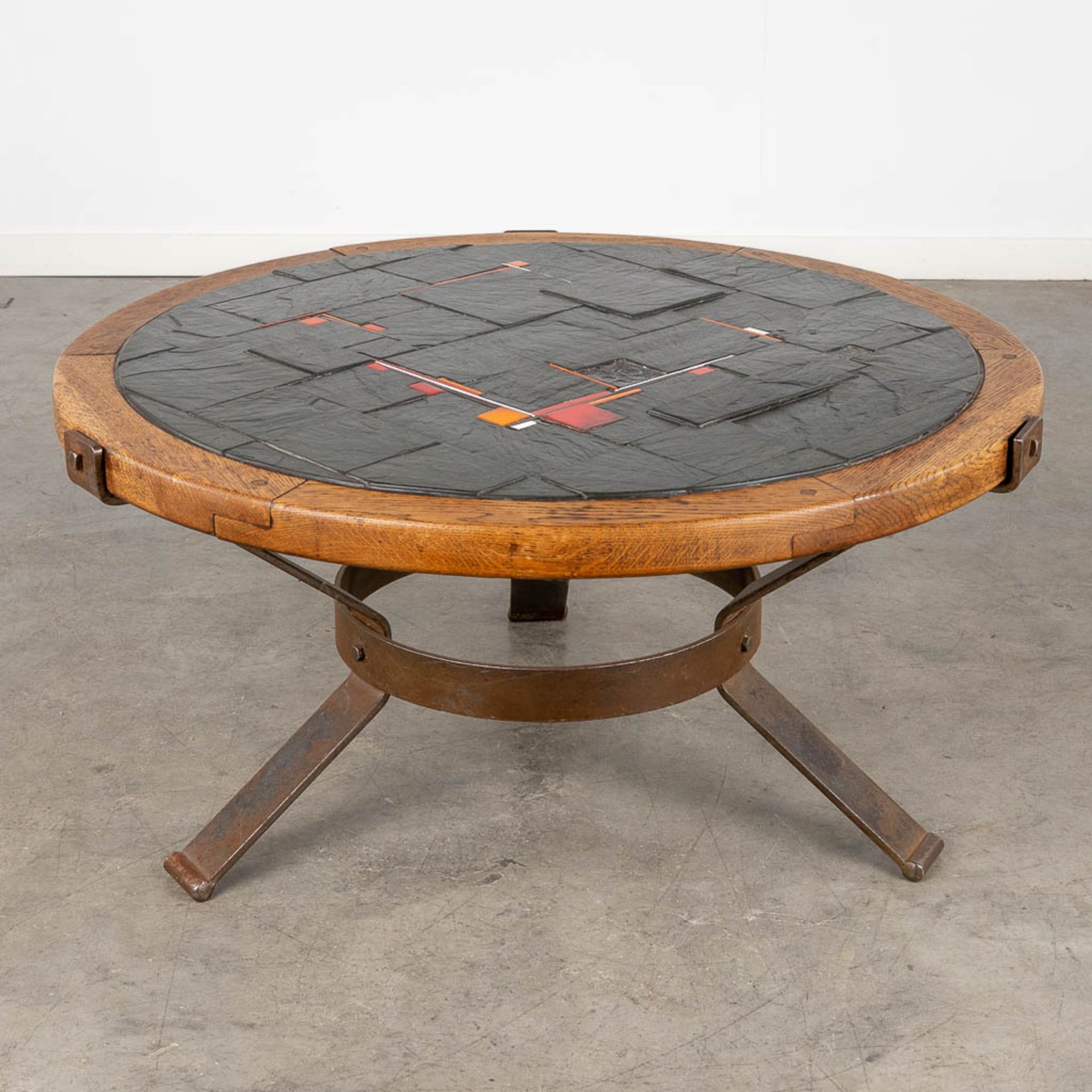 A mid-century tile, wood and metal coffee table. Circa 1960. (H:43 x D:87 cm) - Bild 3 aus 12