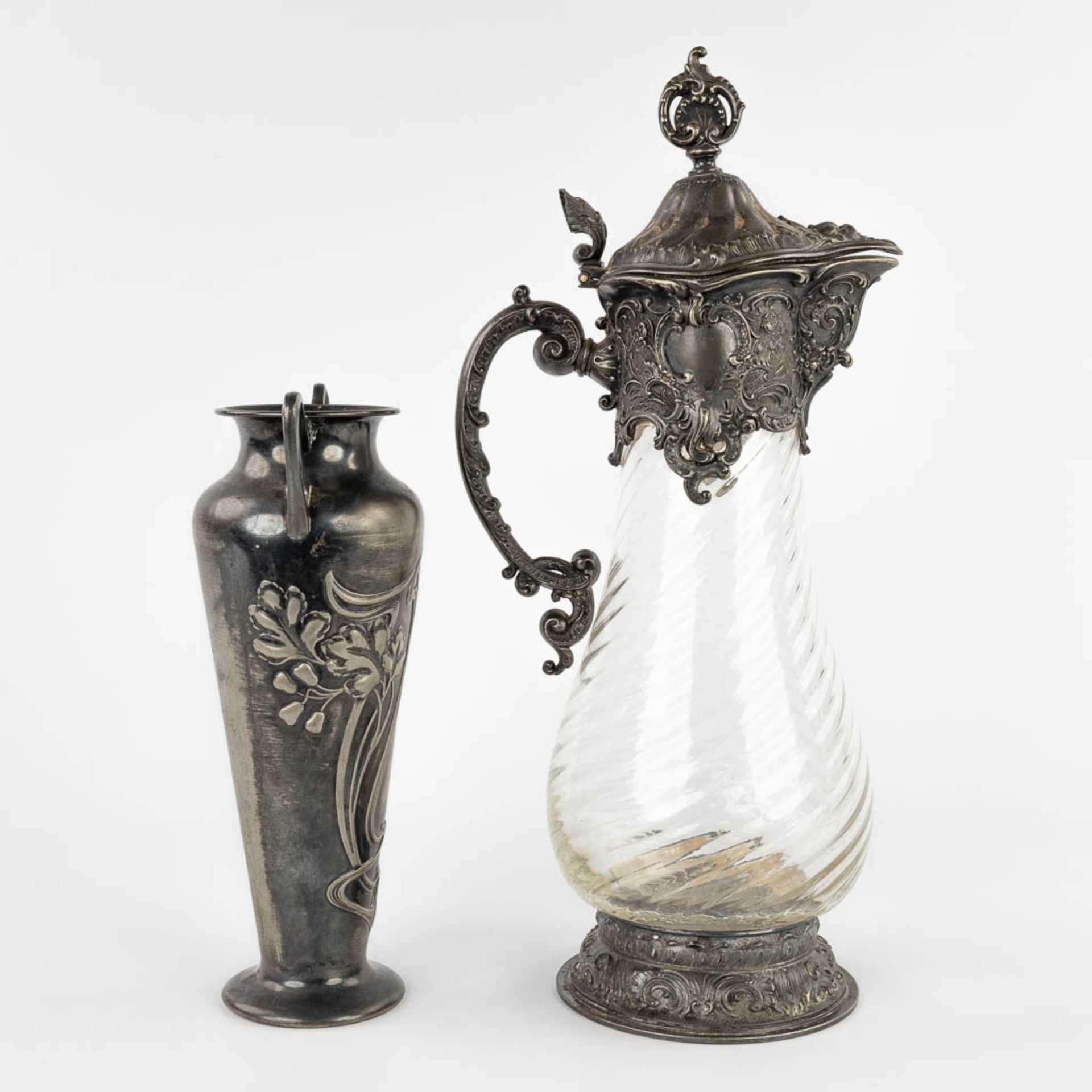 WMF, a pitcher and a vase, silver-plated metal in Art Nouveau style. (L:13,5 x W:18 x H:38 cm) - Image 4 of 15