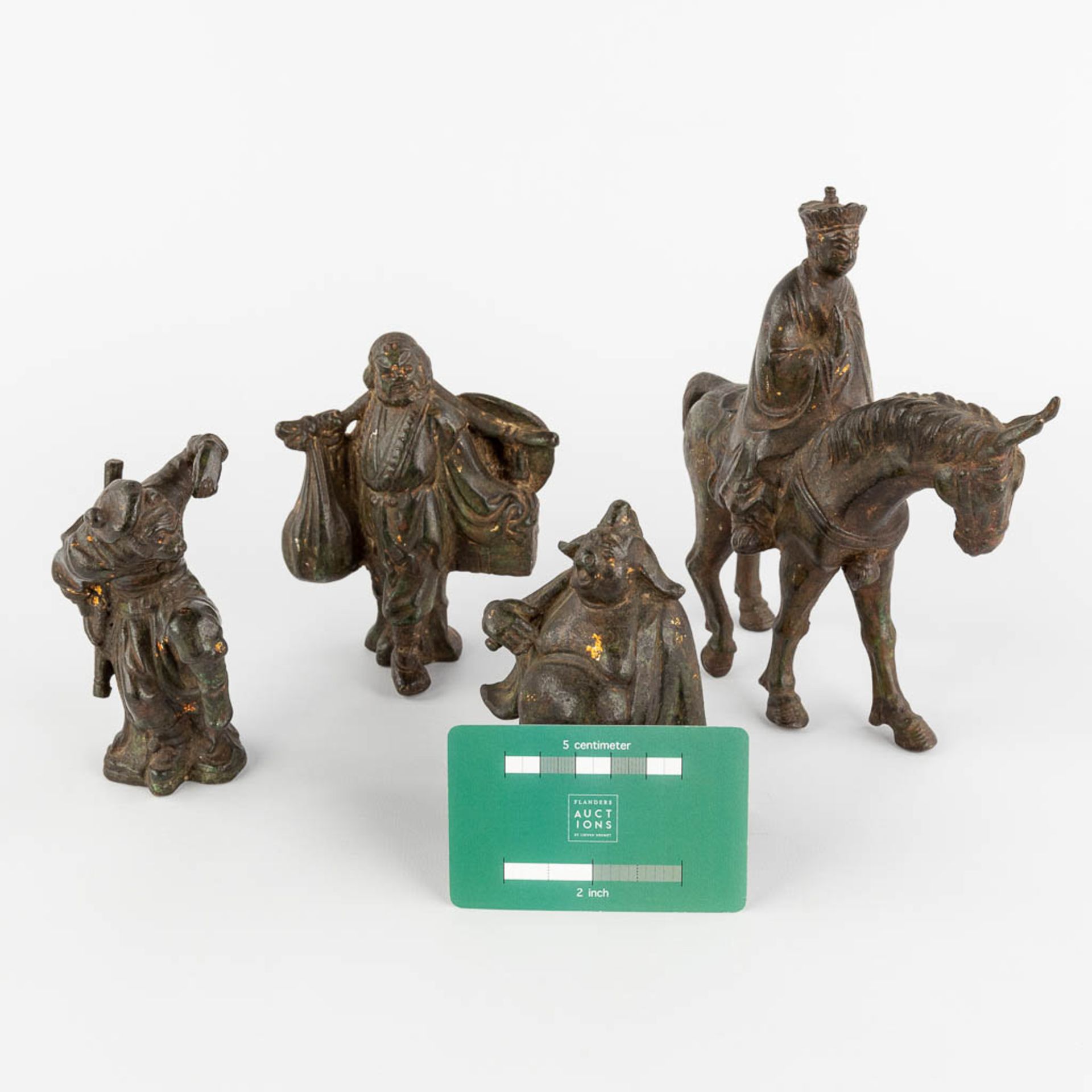 4 Chinese figurines, made of bronze. (L:7 x W:18 x H:18 cm) - Image 2 of 12