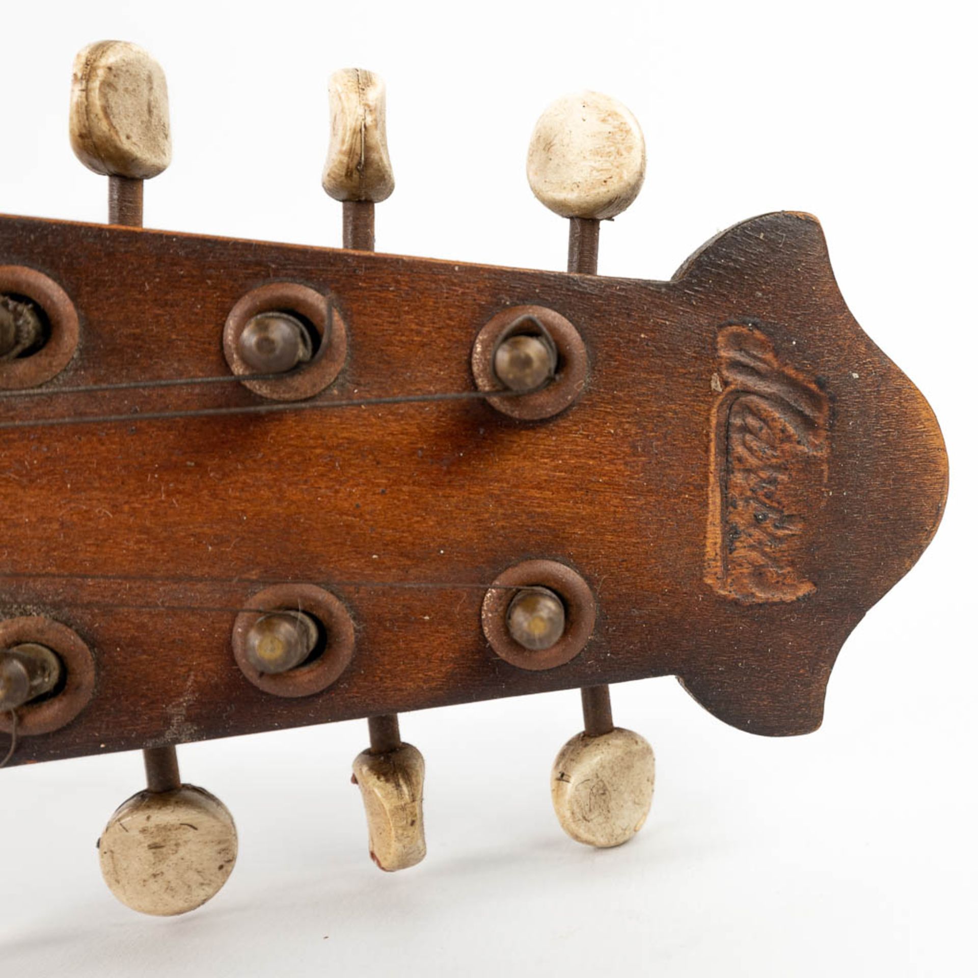 Two mandolines, of which one is marked Fratelli Umberto. (L:20 x W:60 x H:14 cm) - Image 14 of 20